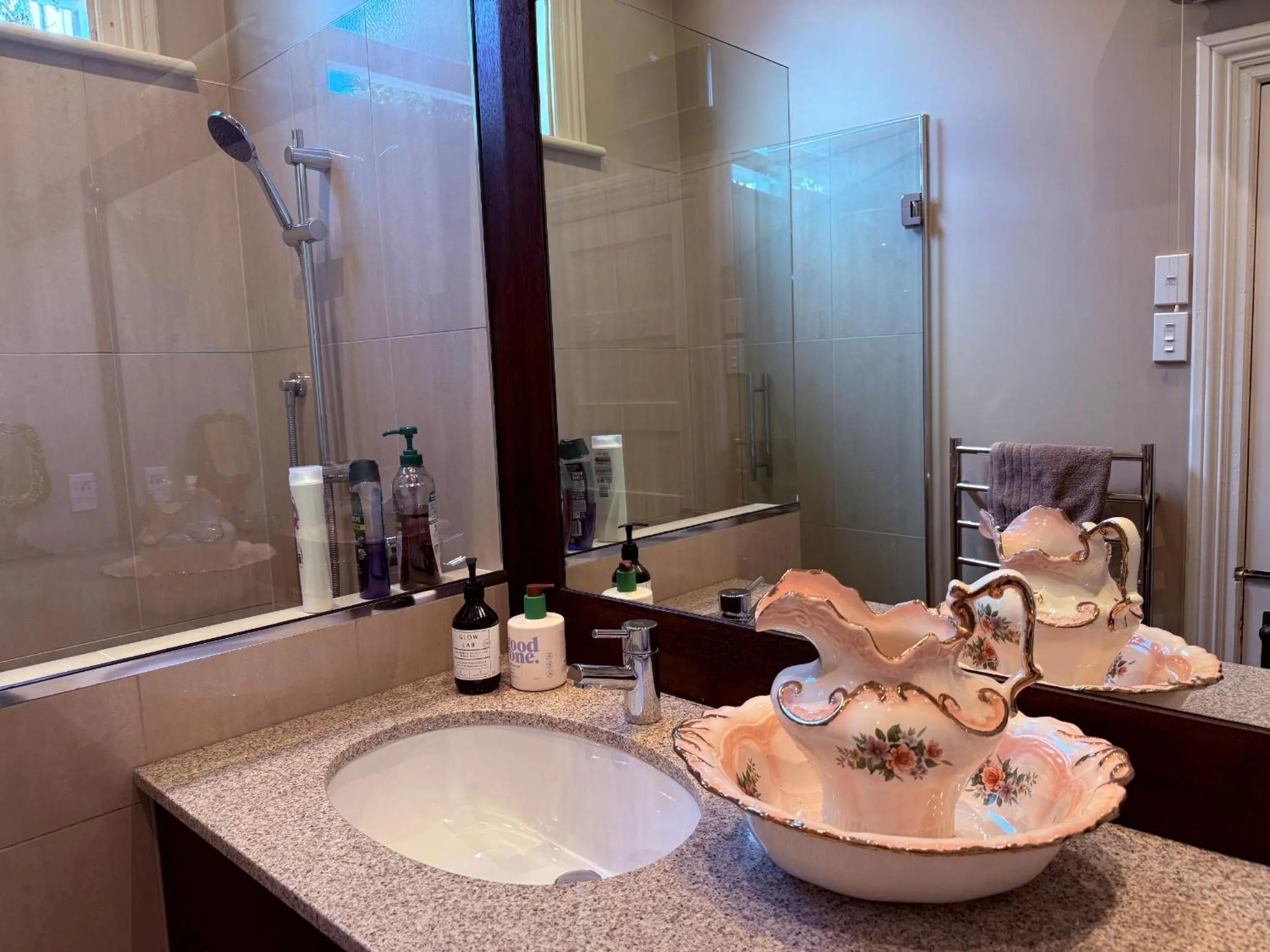 Bathroom in Anglesea House Inn