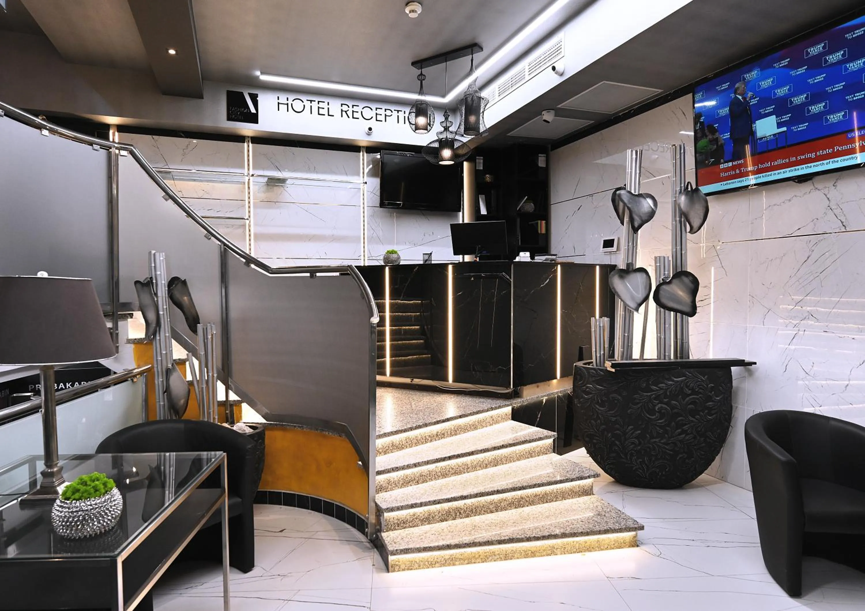 Lobby or reception in Fashion City Hotel Superior