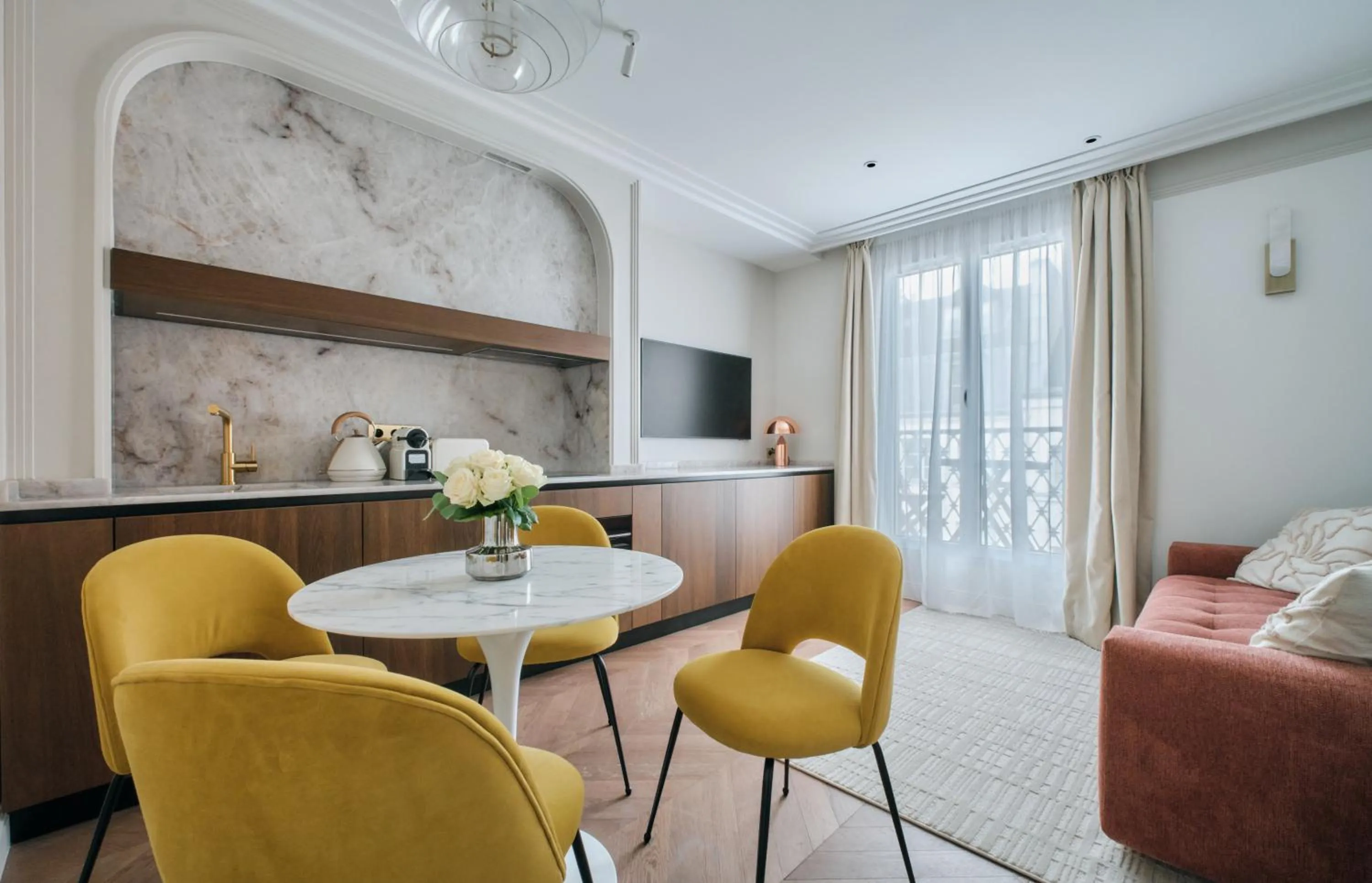 TV and multimedia in Nestay Les Halles