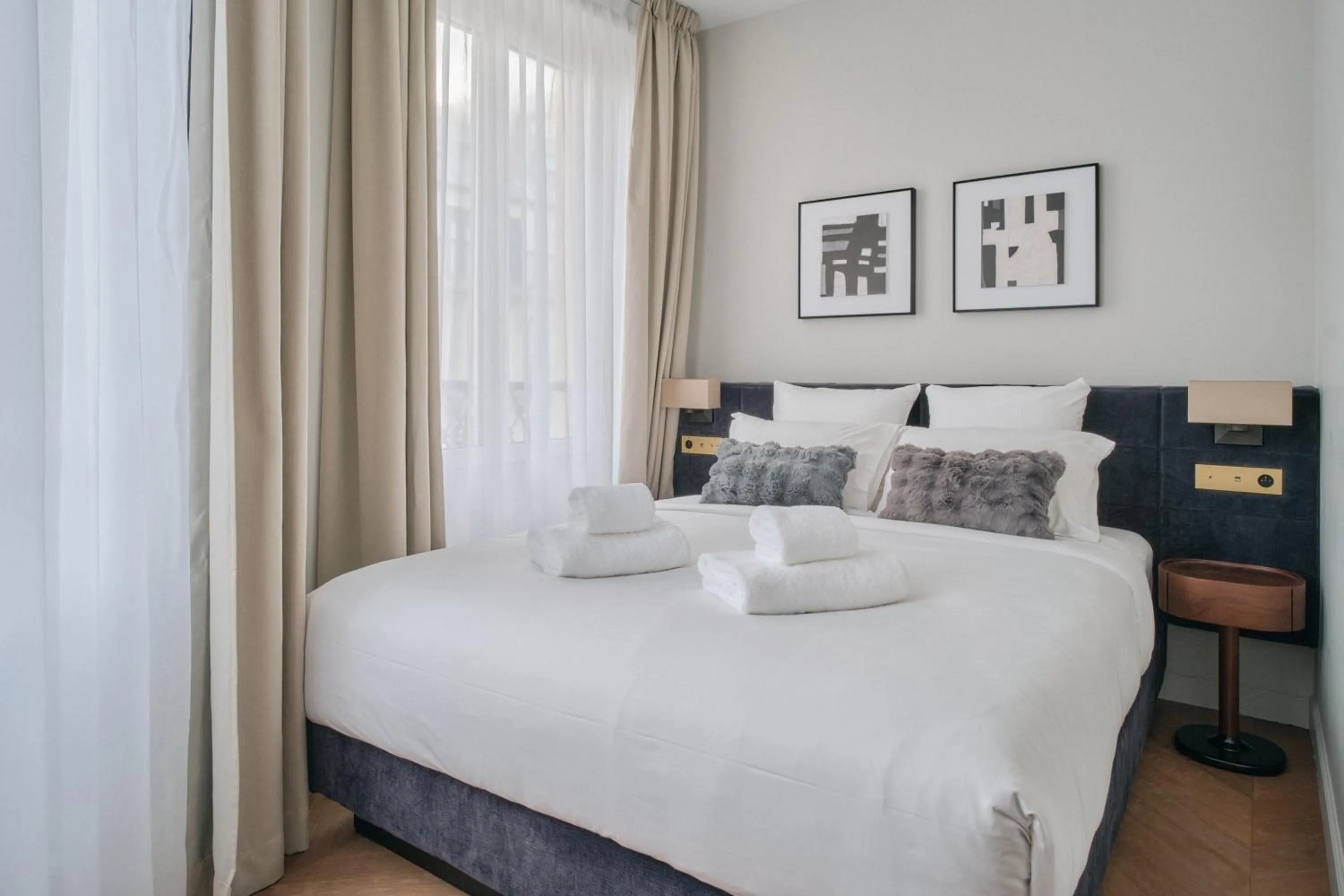 Bed in Nestay Les Halles