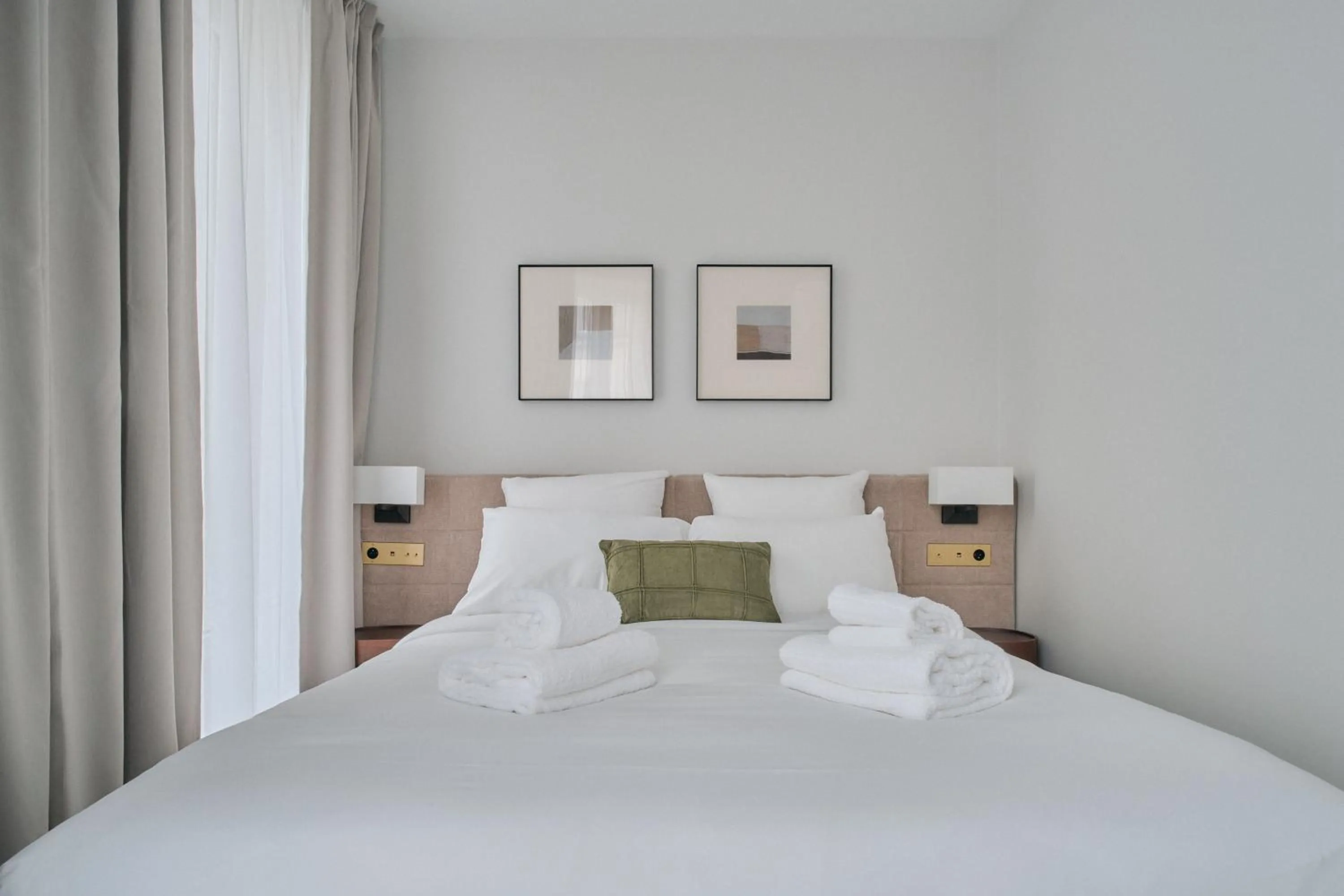 Bed in Nestay Les Halles