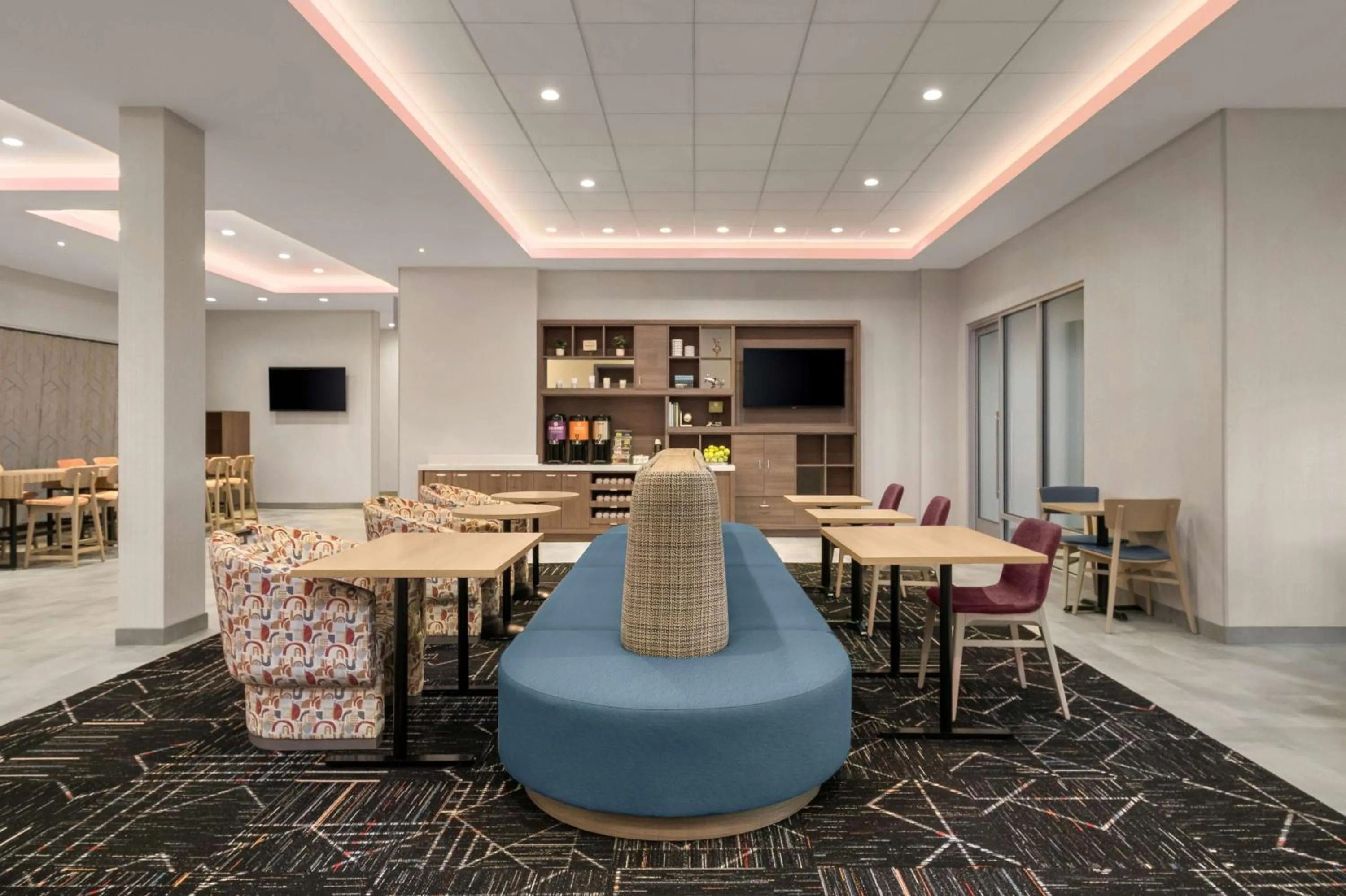 Lobby or reception in Home2 Suites By Hilton Eureka