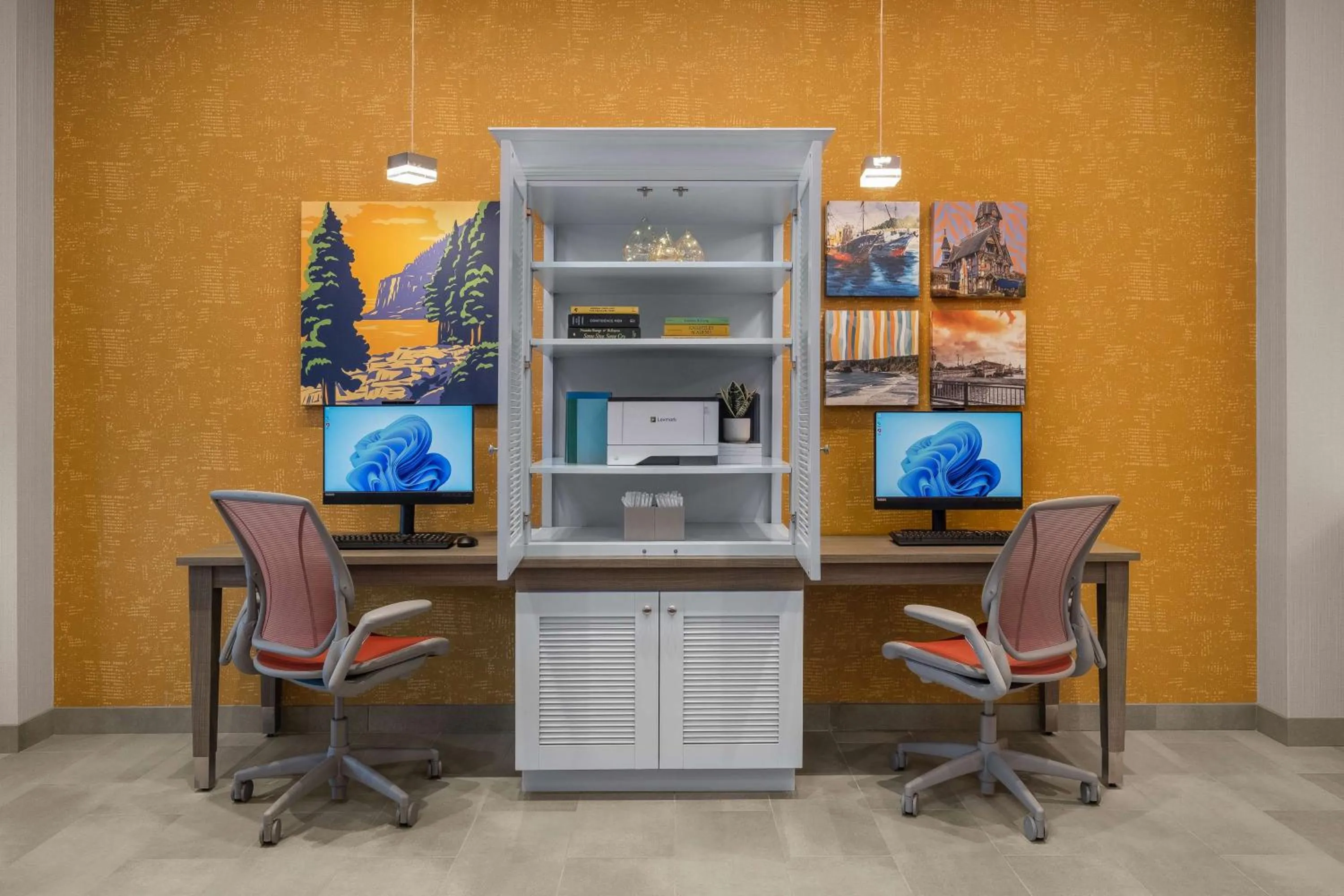 Business facilities in Home2 Suites By Hilton Eureka