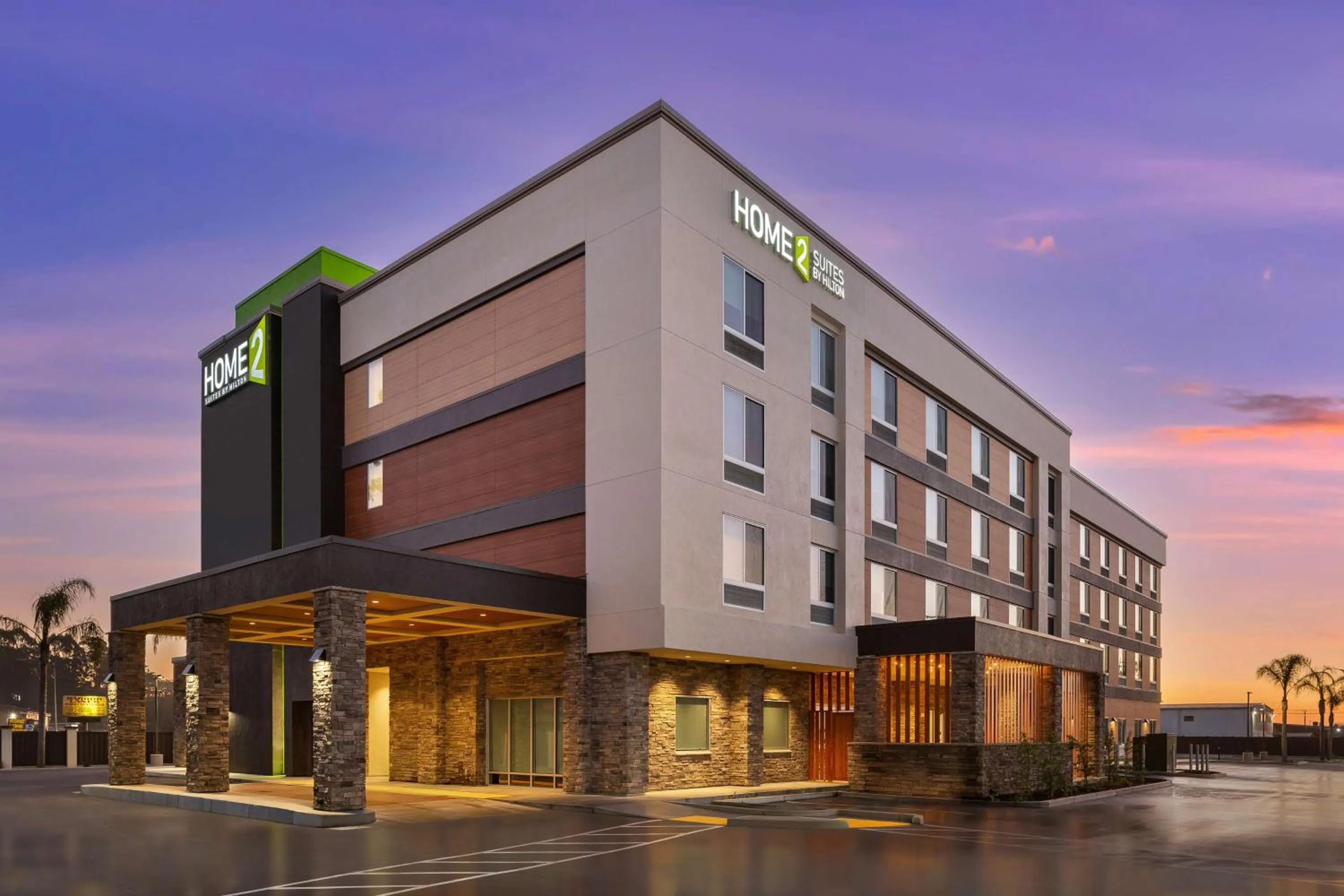 Property building in Home2 Suites By Hilton Eureka
