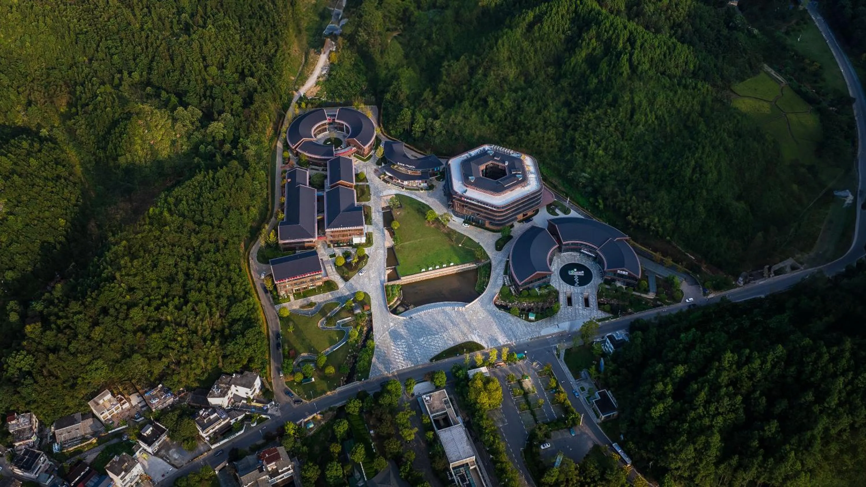 Day in Hilton Garden Inn Jingdezhen Taoyuan Valley