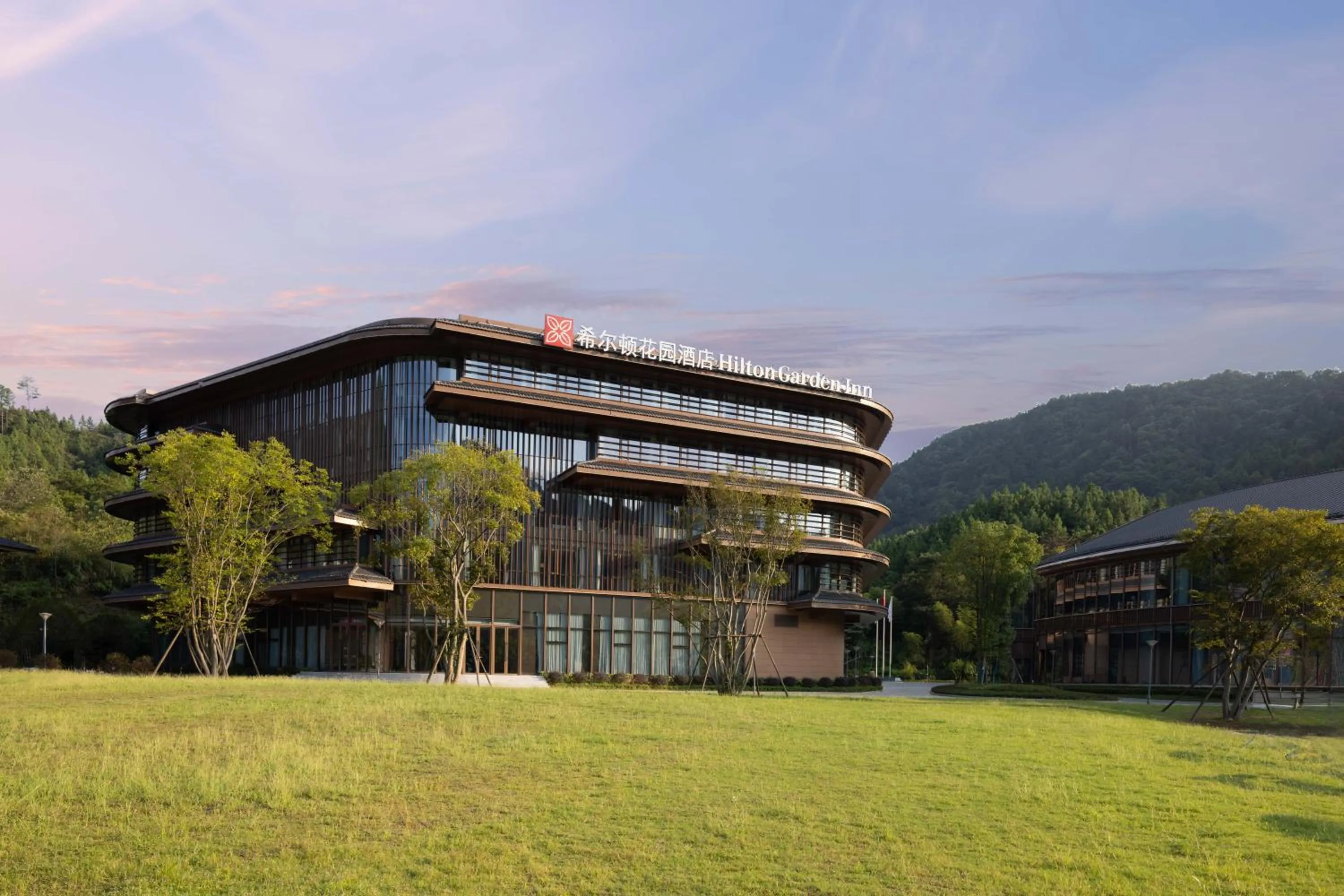 Property building in Hilton Garden Inn Jingdezhen Taoyuan Valley