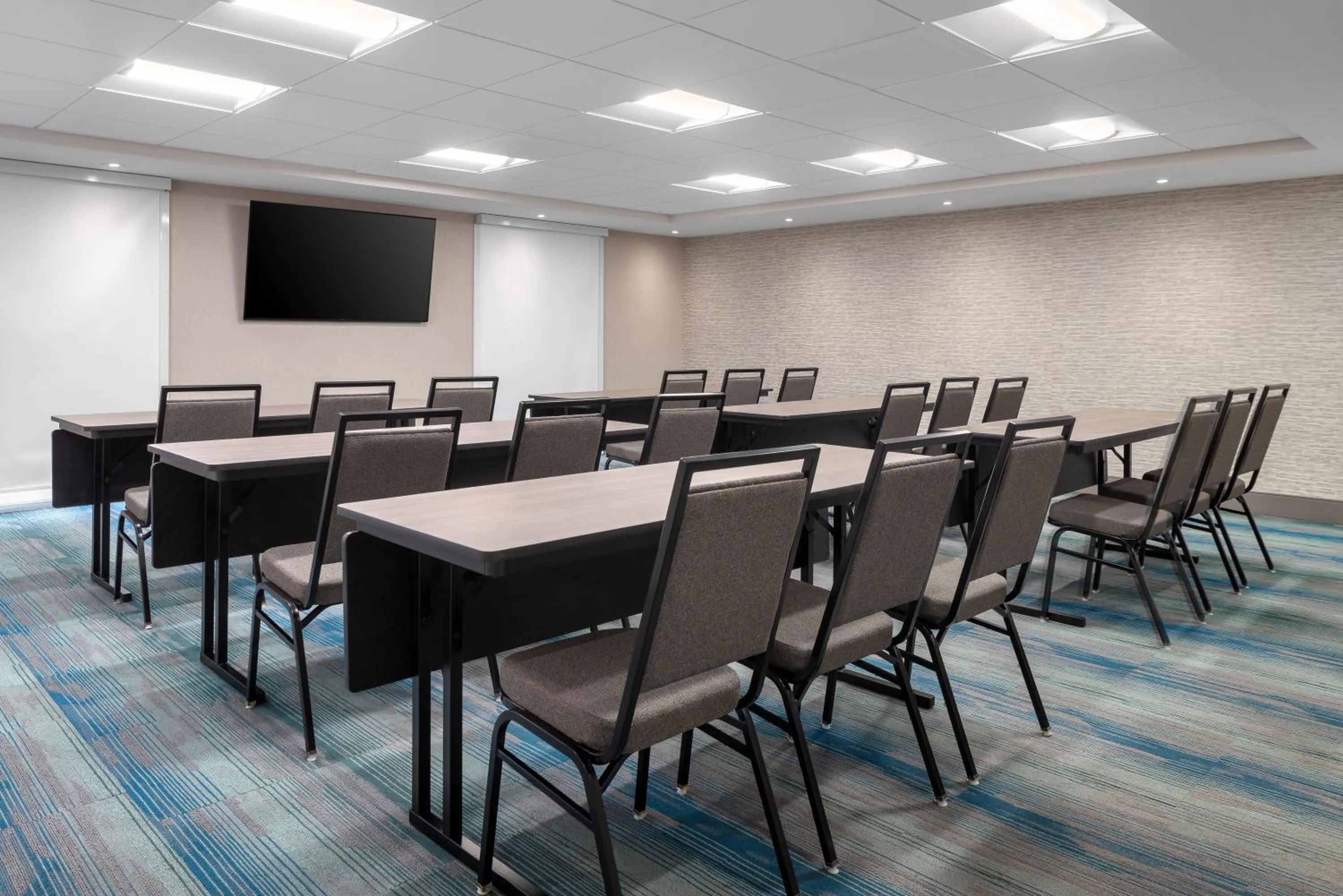 Meeting/conference room in Home2 Suites By Hilton Kitchener