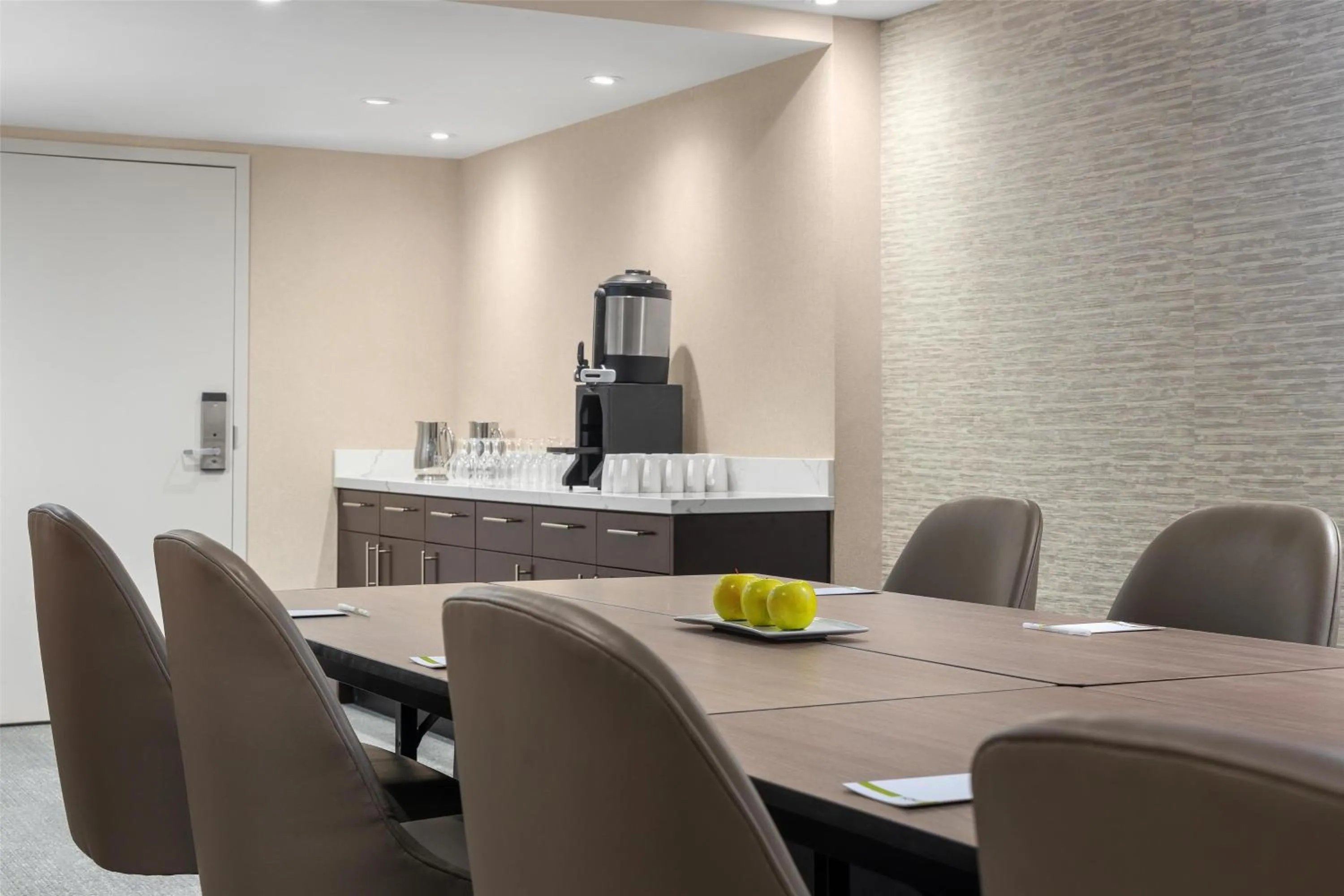 Meeting/conference room in Home2 Suites By Hilton Kitchener