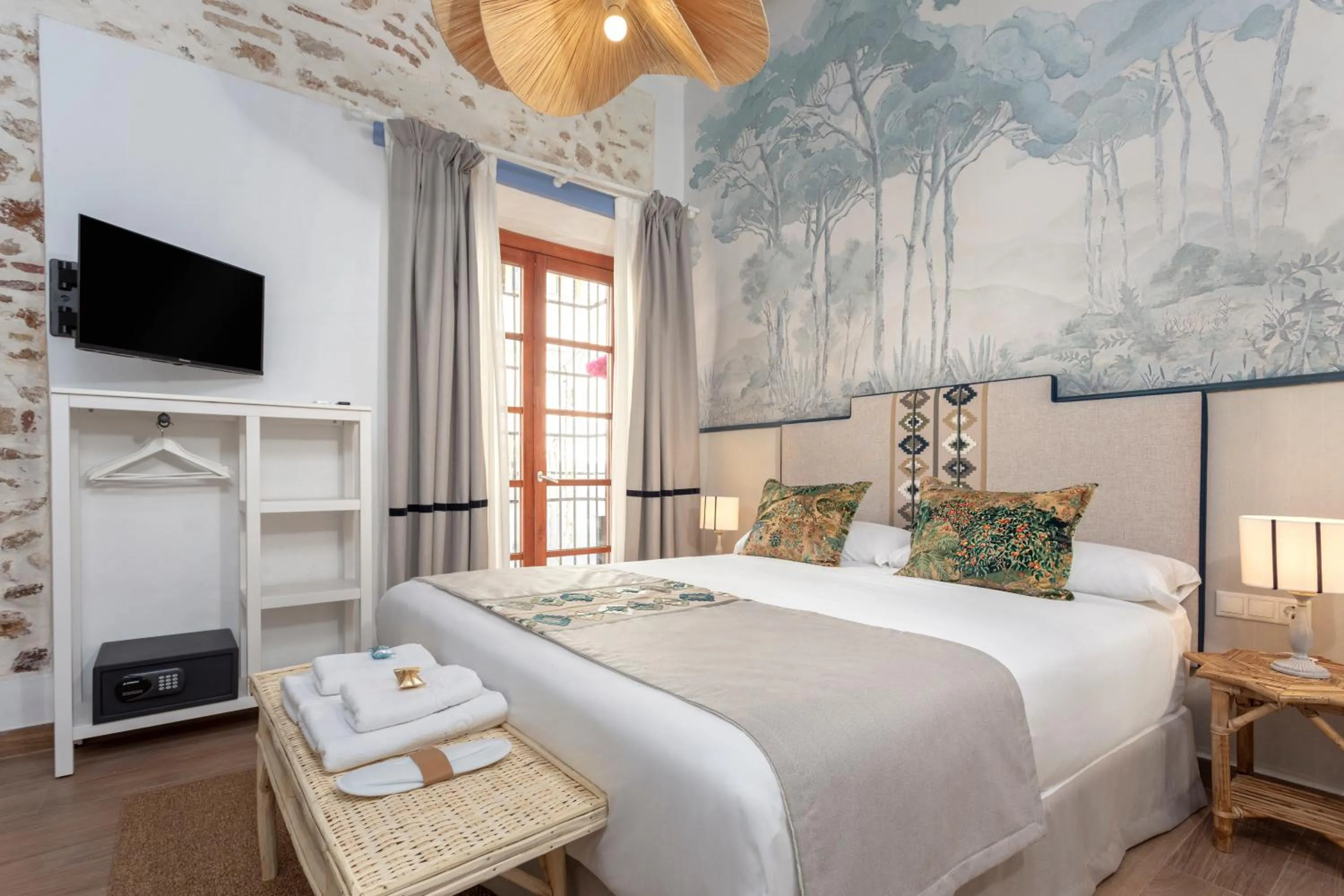 Double Room with Balcony in CSE The Old House Marbella