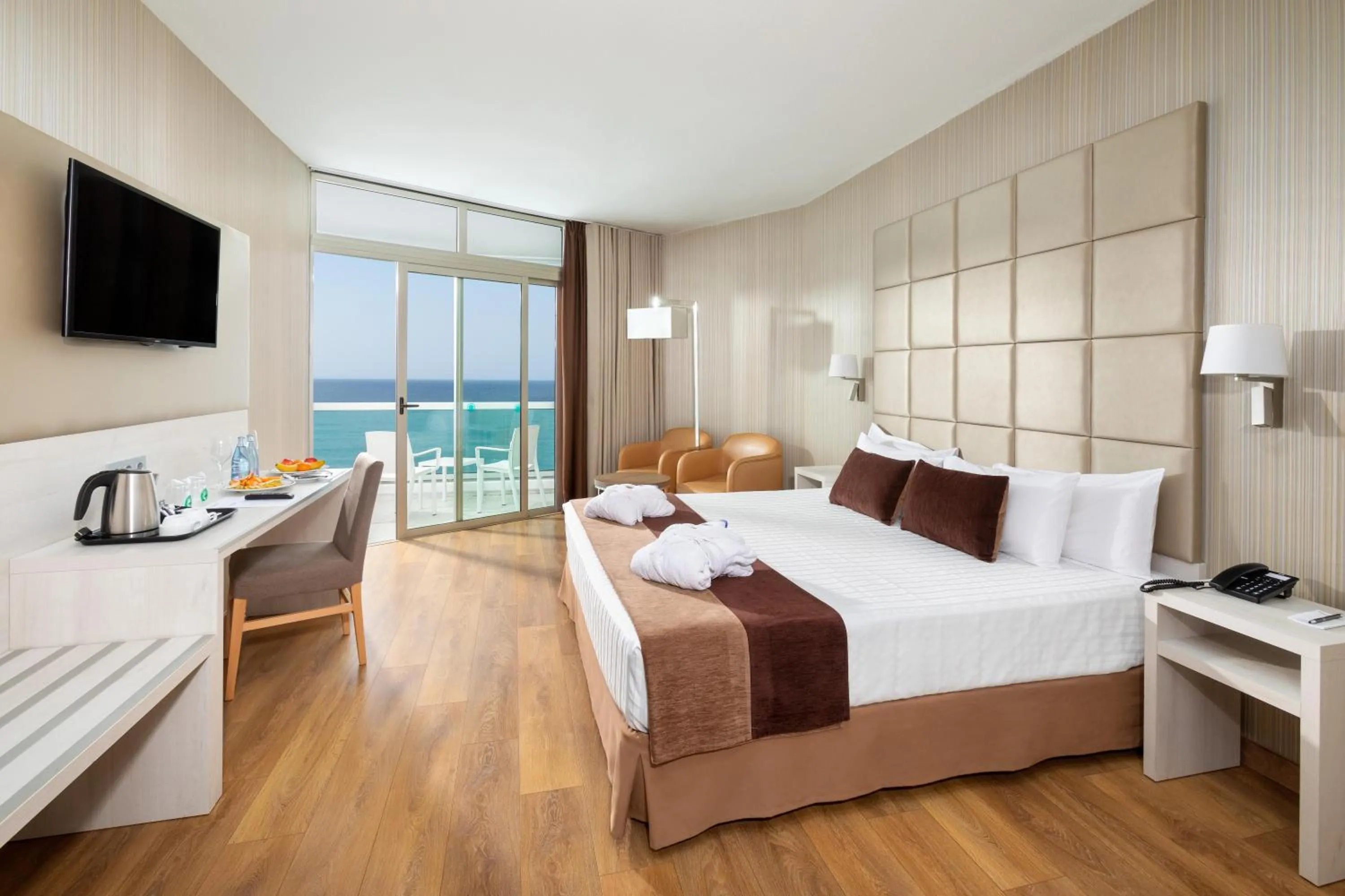 Photo of the whole room, Bed in Hotel Best Semiramis