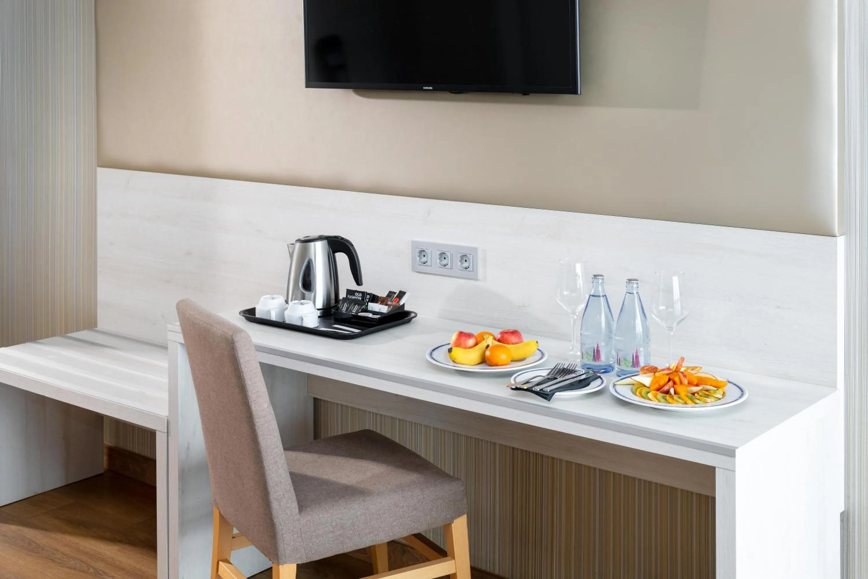 TV and multimedia in Hotel Best Semiramis