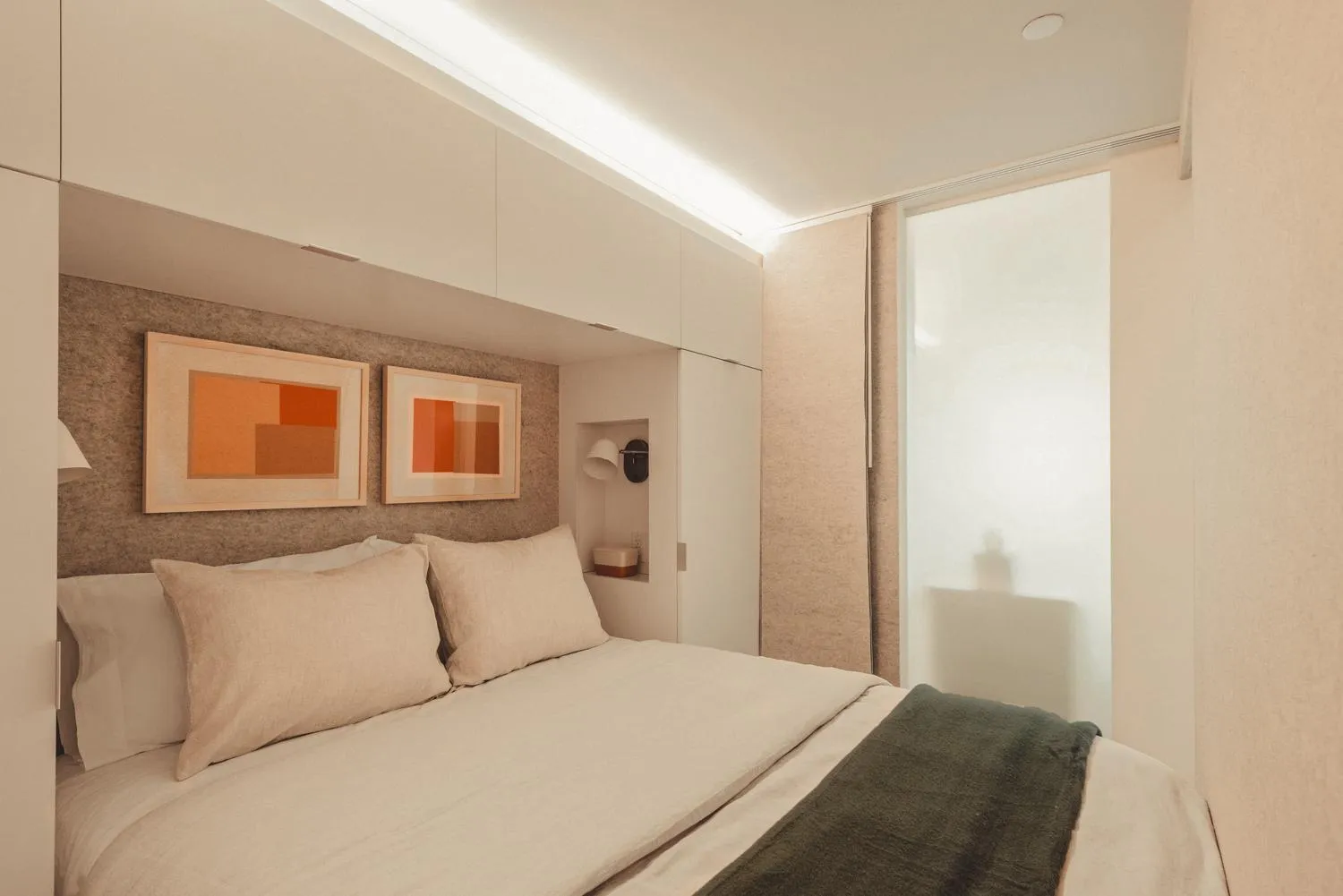 Bed in Scout Living, powered by Placemakr - Midtown