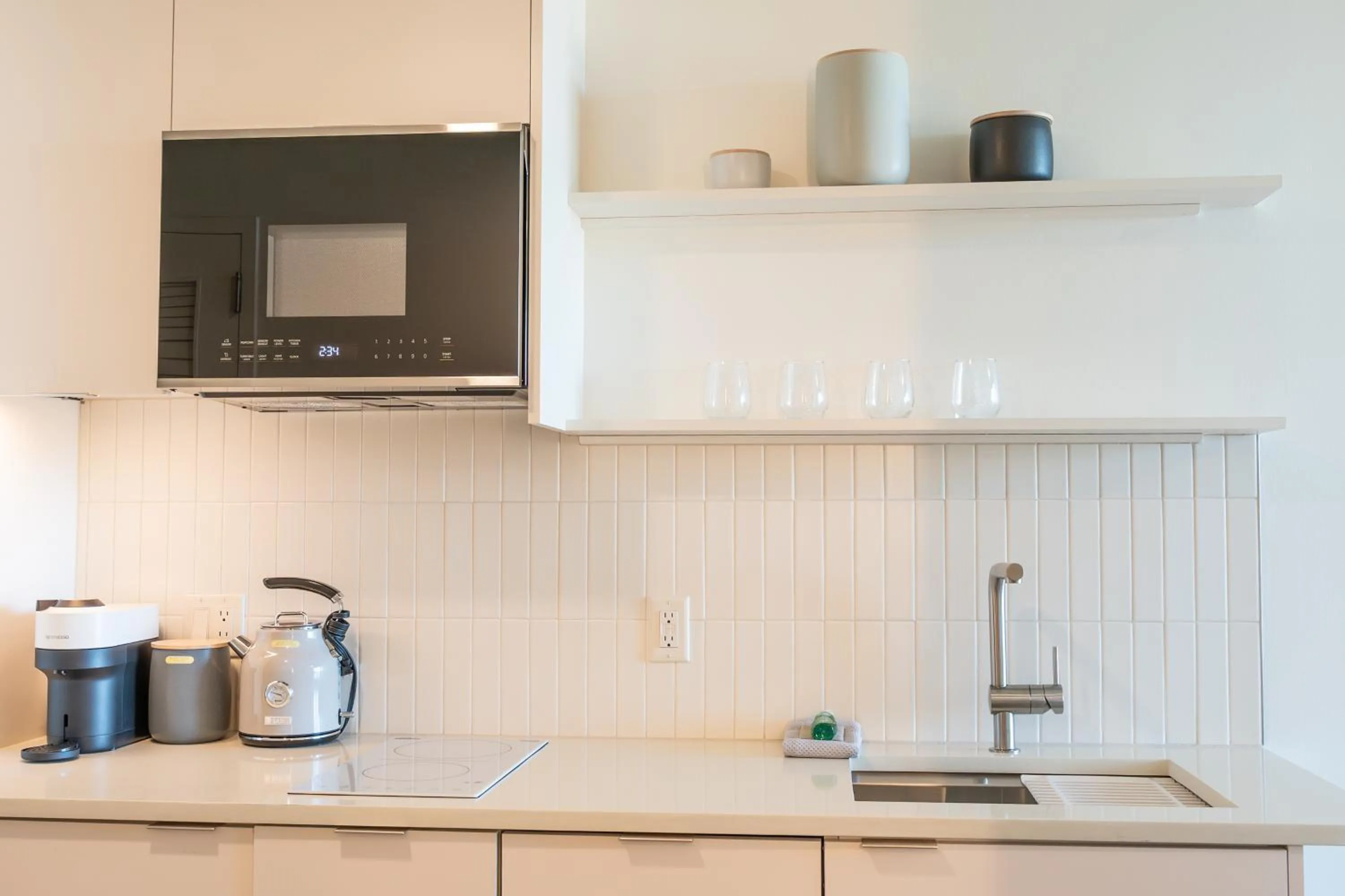 Kitchen or kitchenette in Scout Living, powered by Placemakr - Midtown