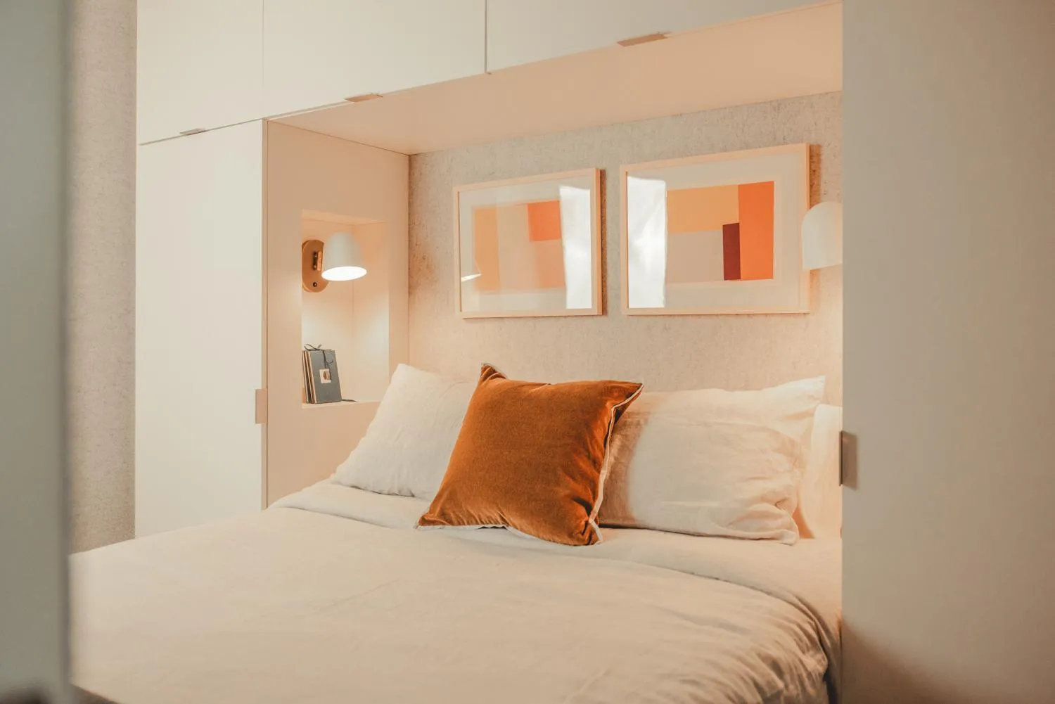 Bed in Scout Living, powered by Placemakr - Midtown