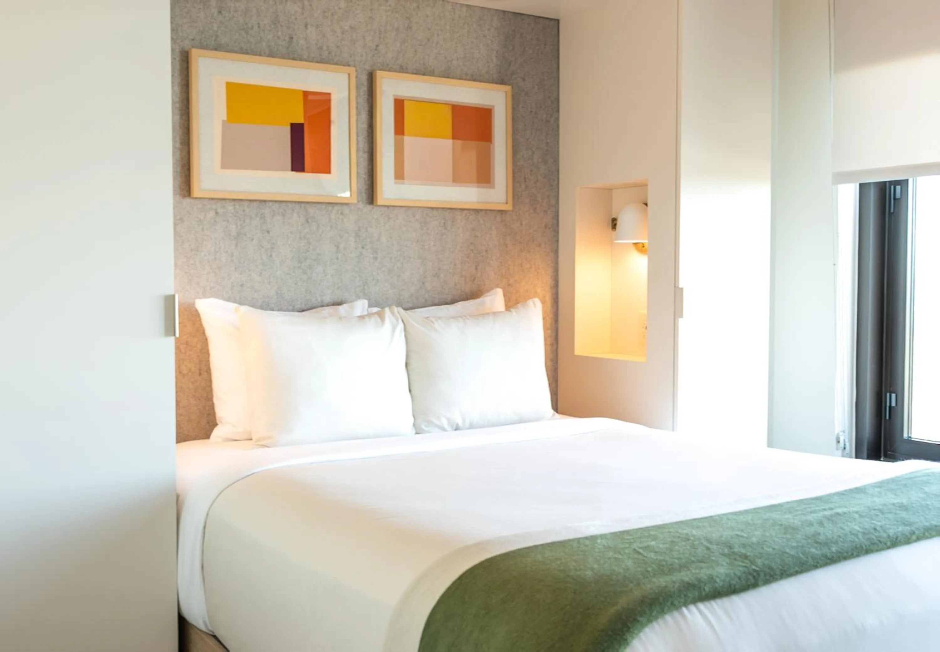 Bedroom, Bed in Scout Living, powered by Placemakr - Midtown