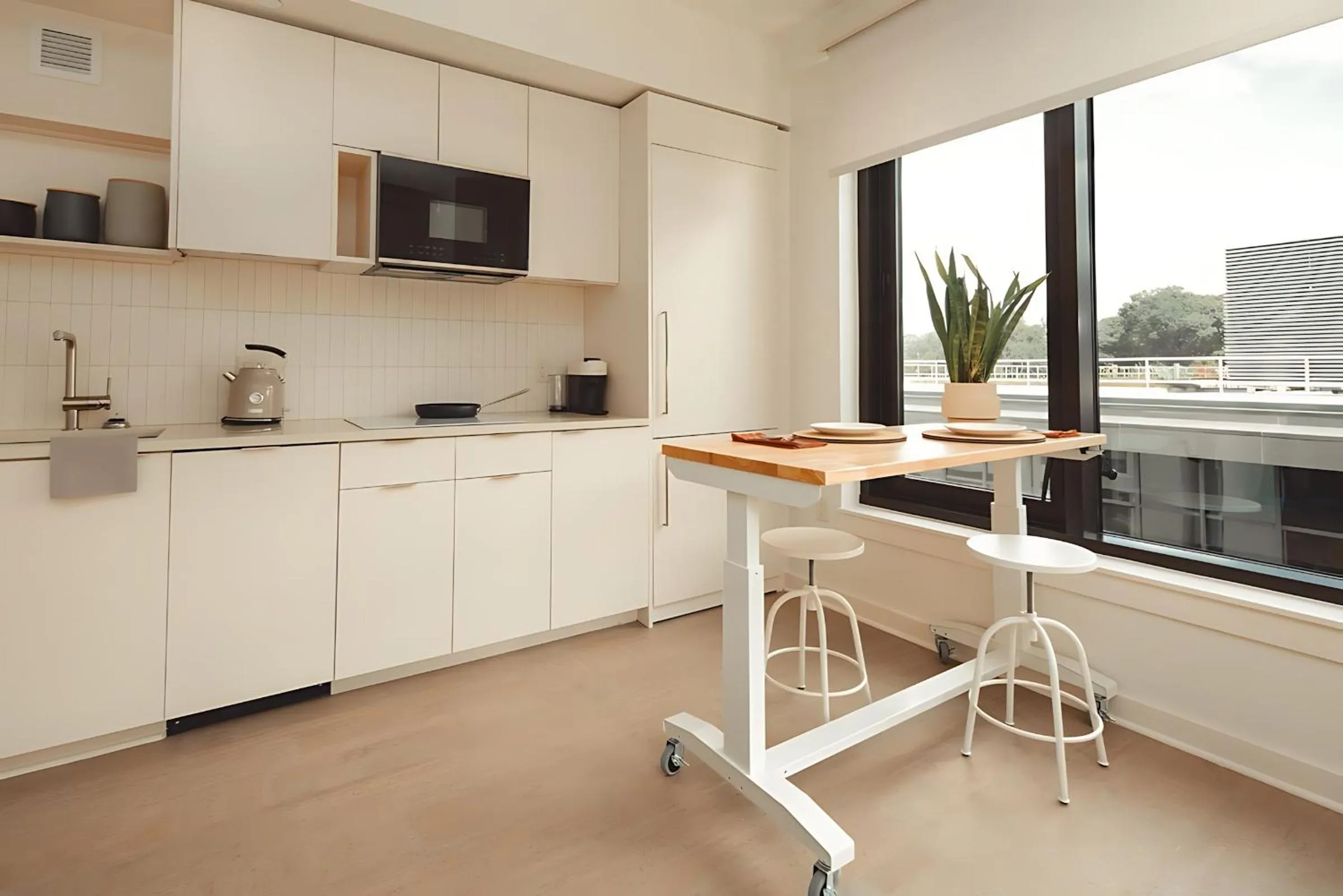Kitchen or kitchenette in Scout Living, powered by Placemakr - Midtown