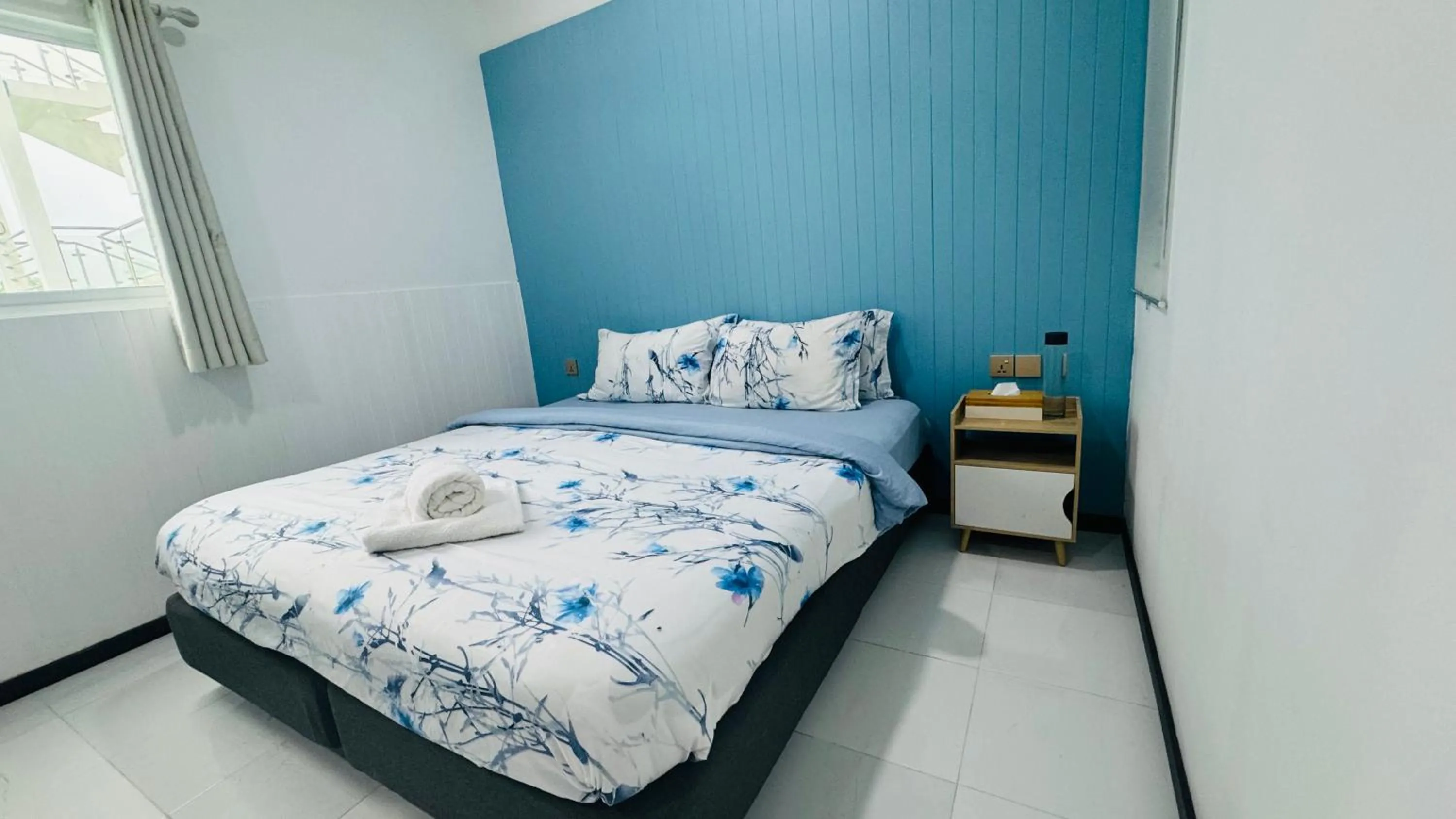 Bed in Wave Crest Retreat