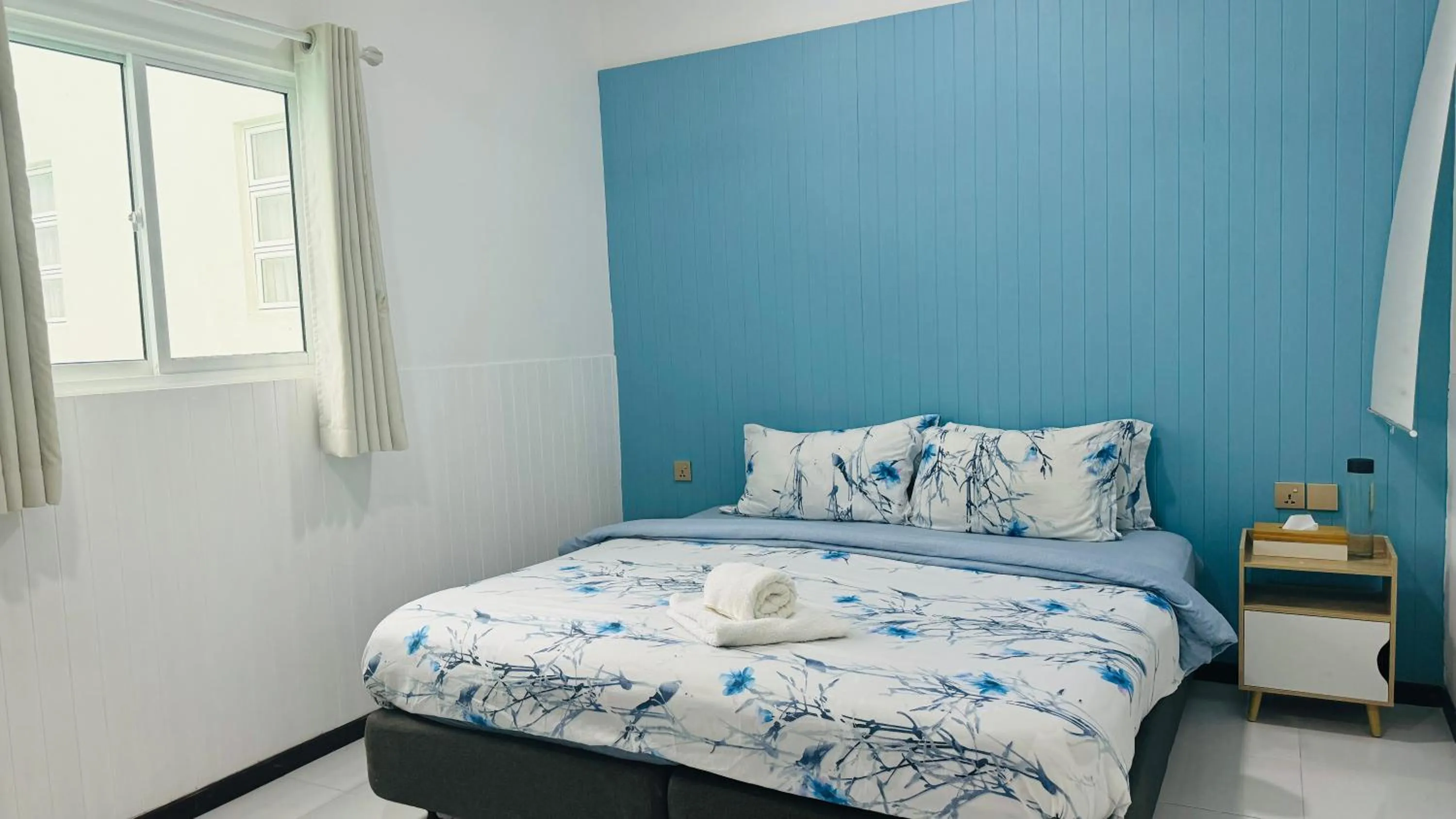 Bed in Wave Crest Retreat