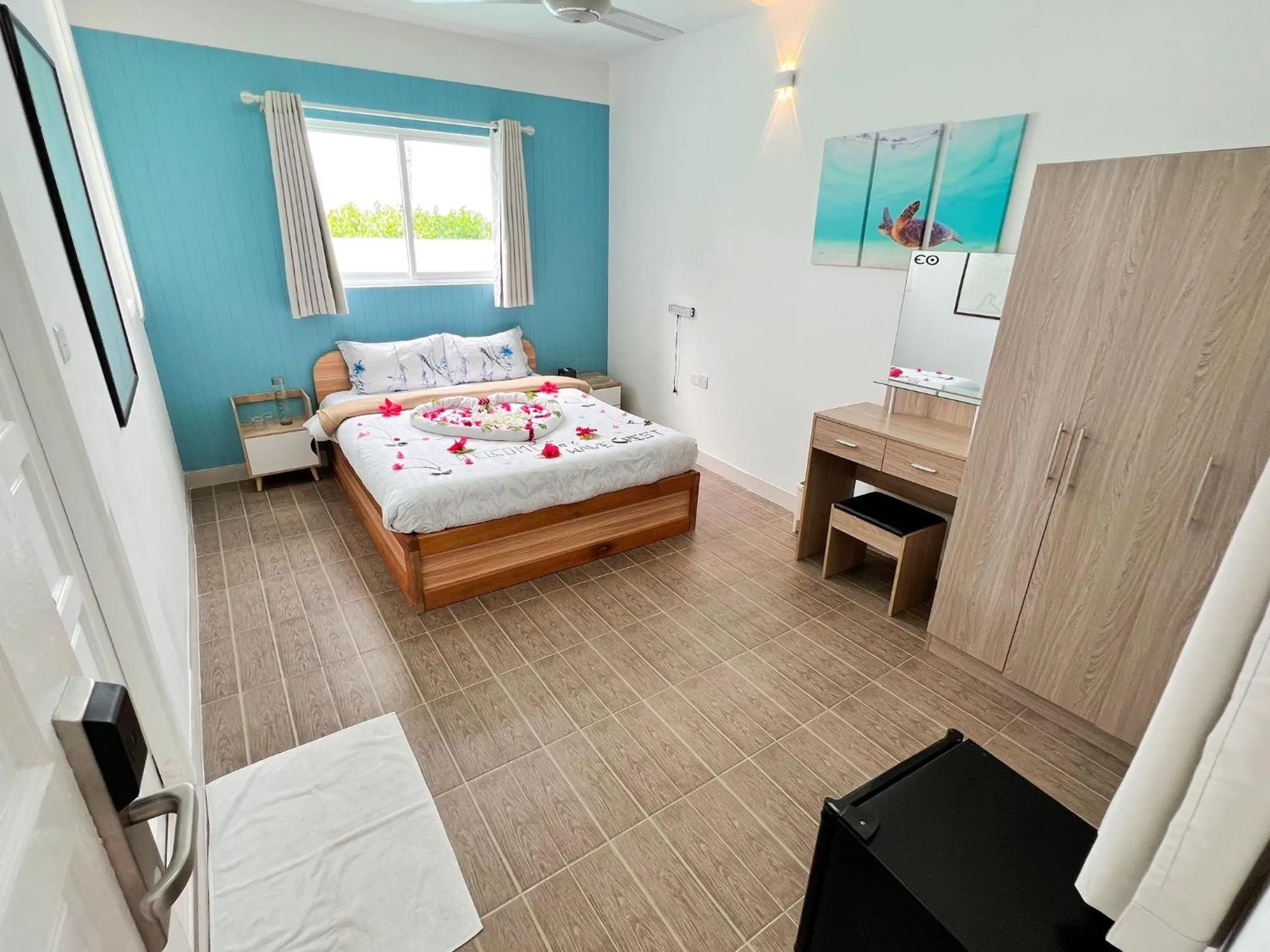 Bed in Wave Crest Retreat