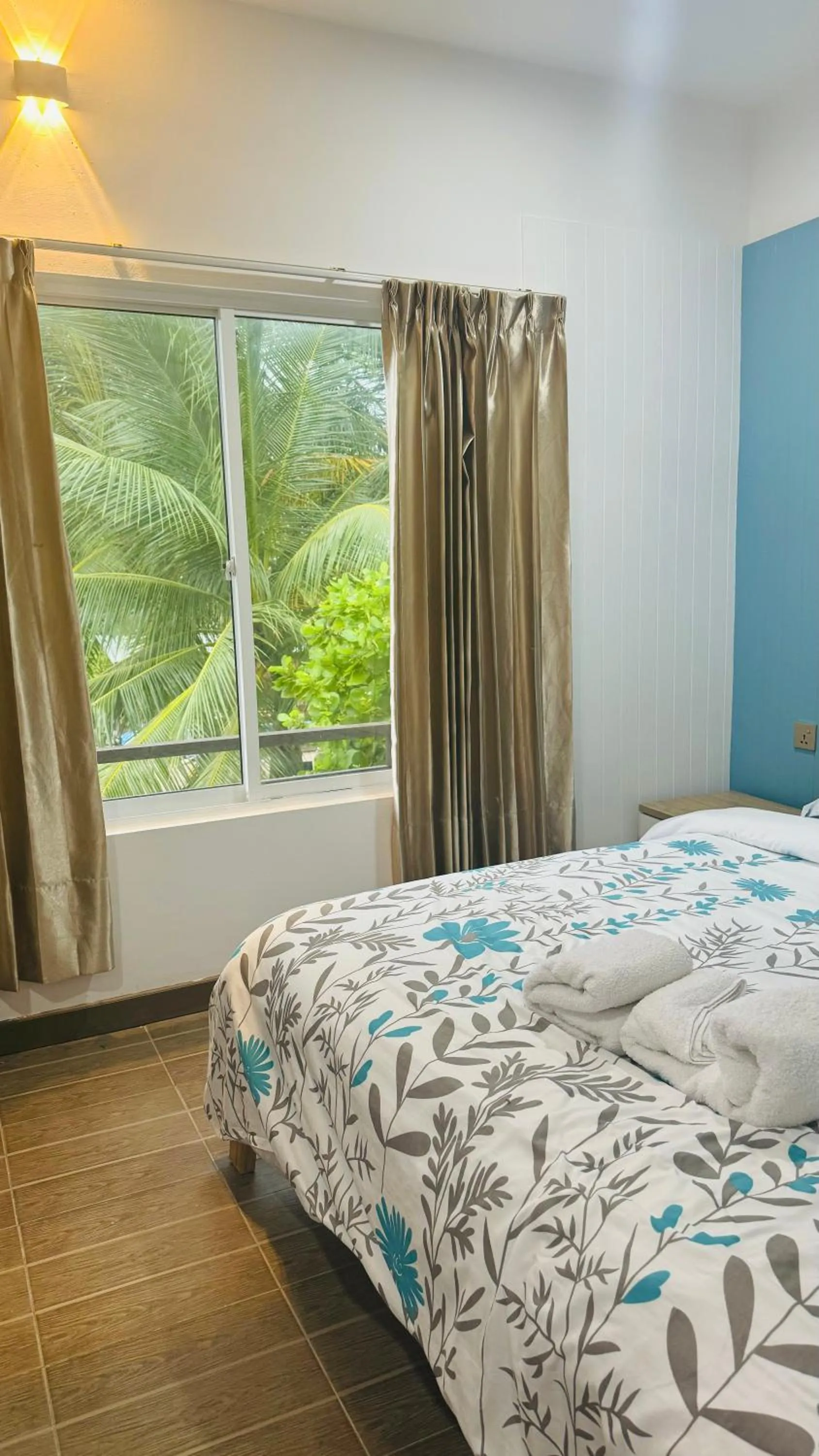 Bed in Wave Crest Retreat