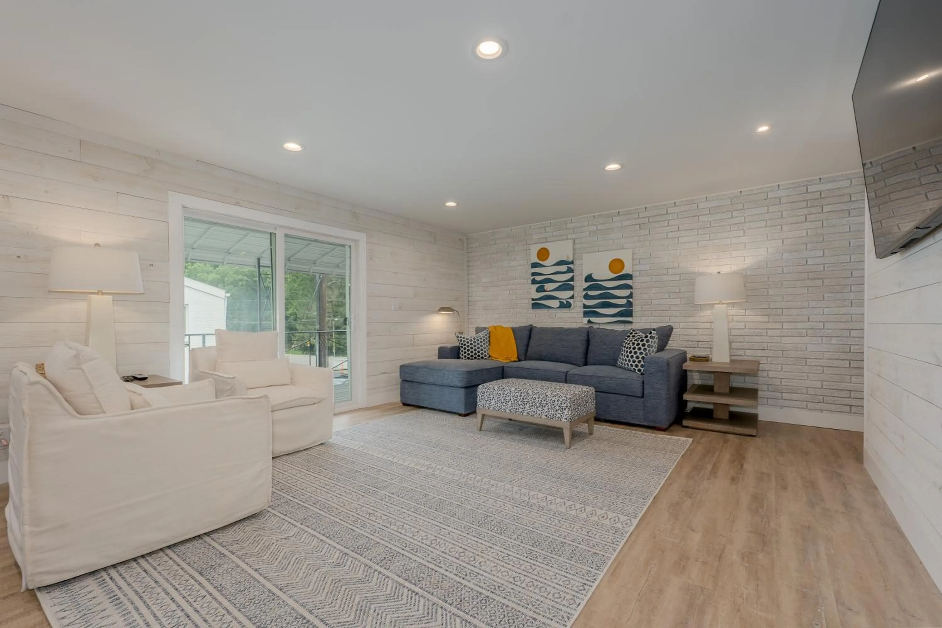 Blue Wave Suites