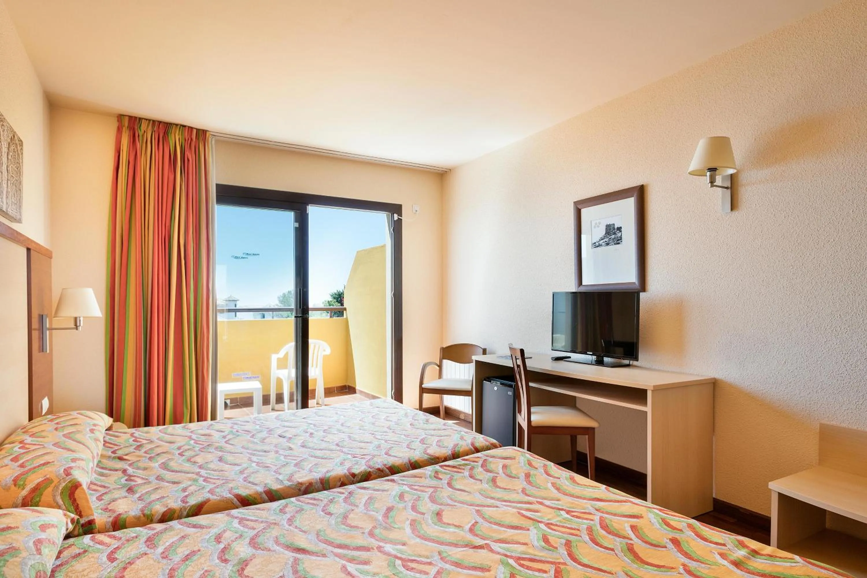 Photo of the whole room, Bed in Hotel Best Alcázar