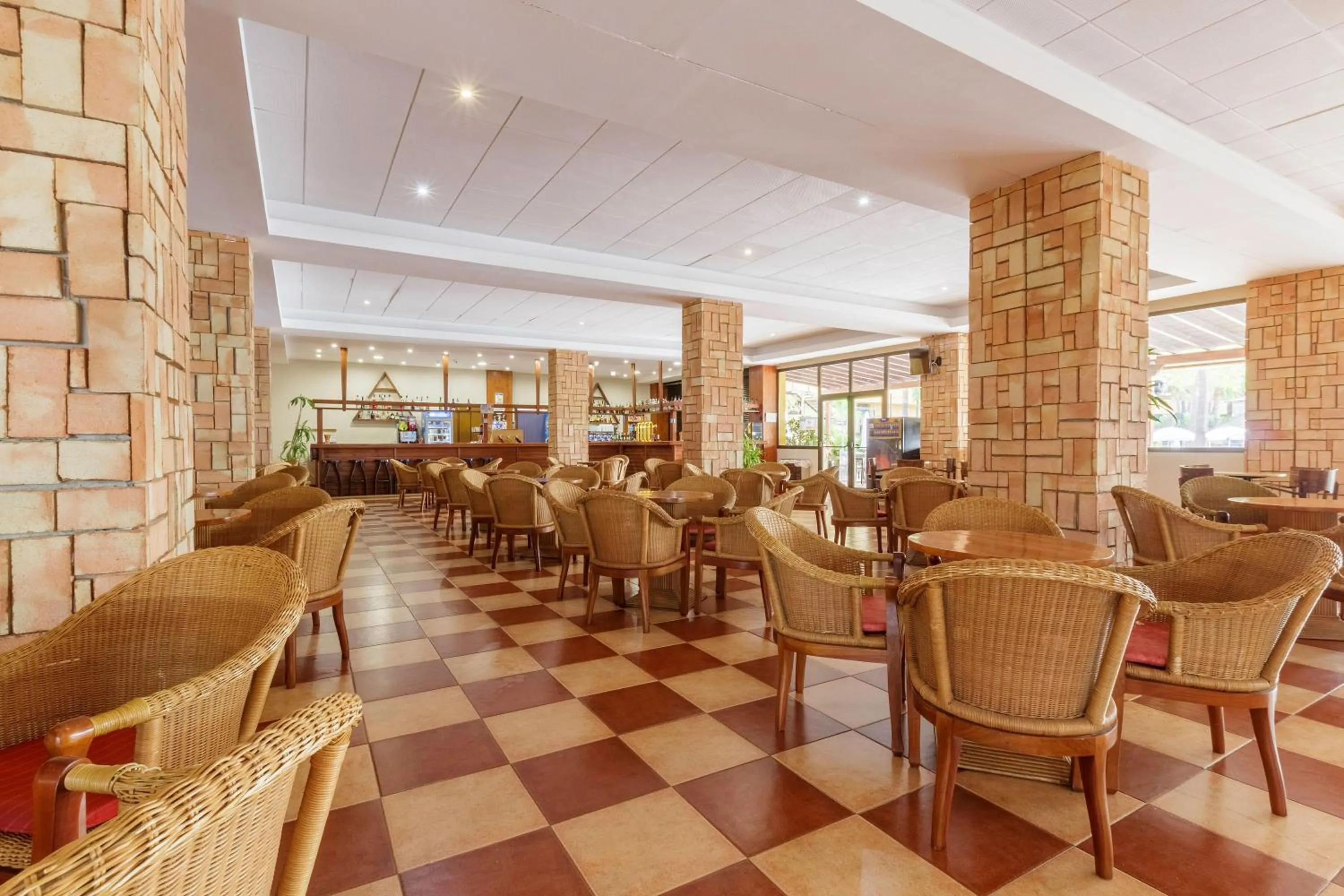 Lobby or reception in Hotel Best Alcázar