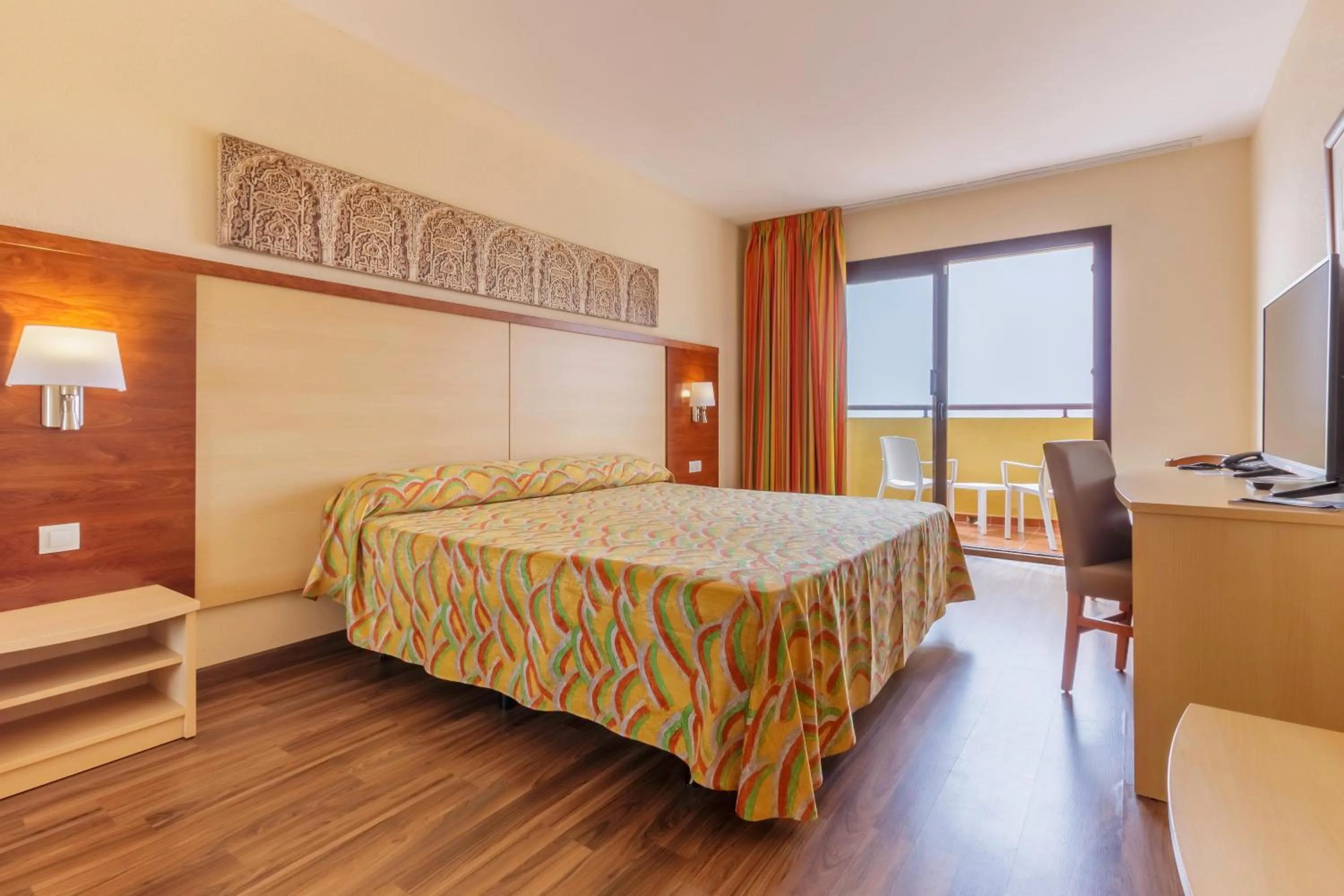 Photo of the whole room, Bed in Hotel Best Alcázar