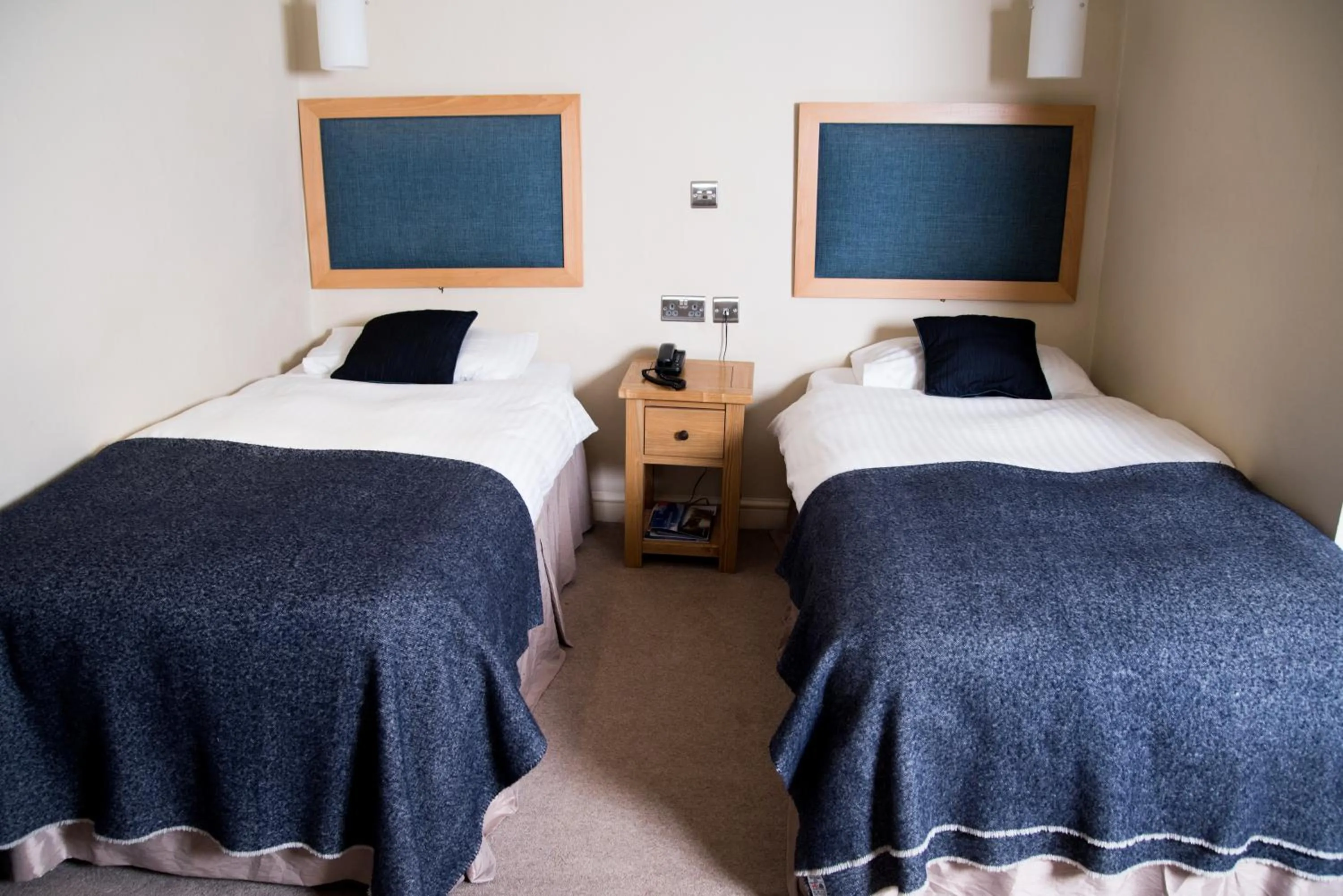 Bed in Gwesty'r Emlyn Hotel