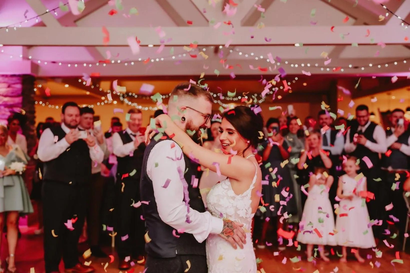 People in Gwesty'r Emlyn Hotel