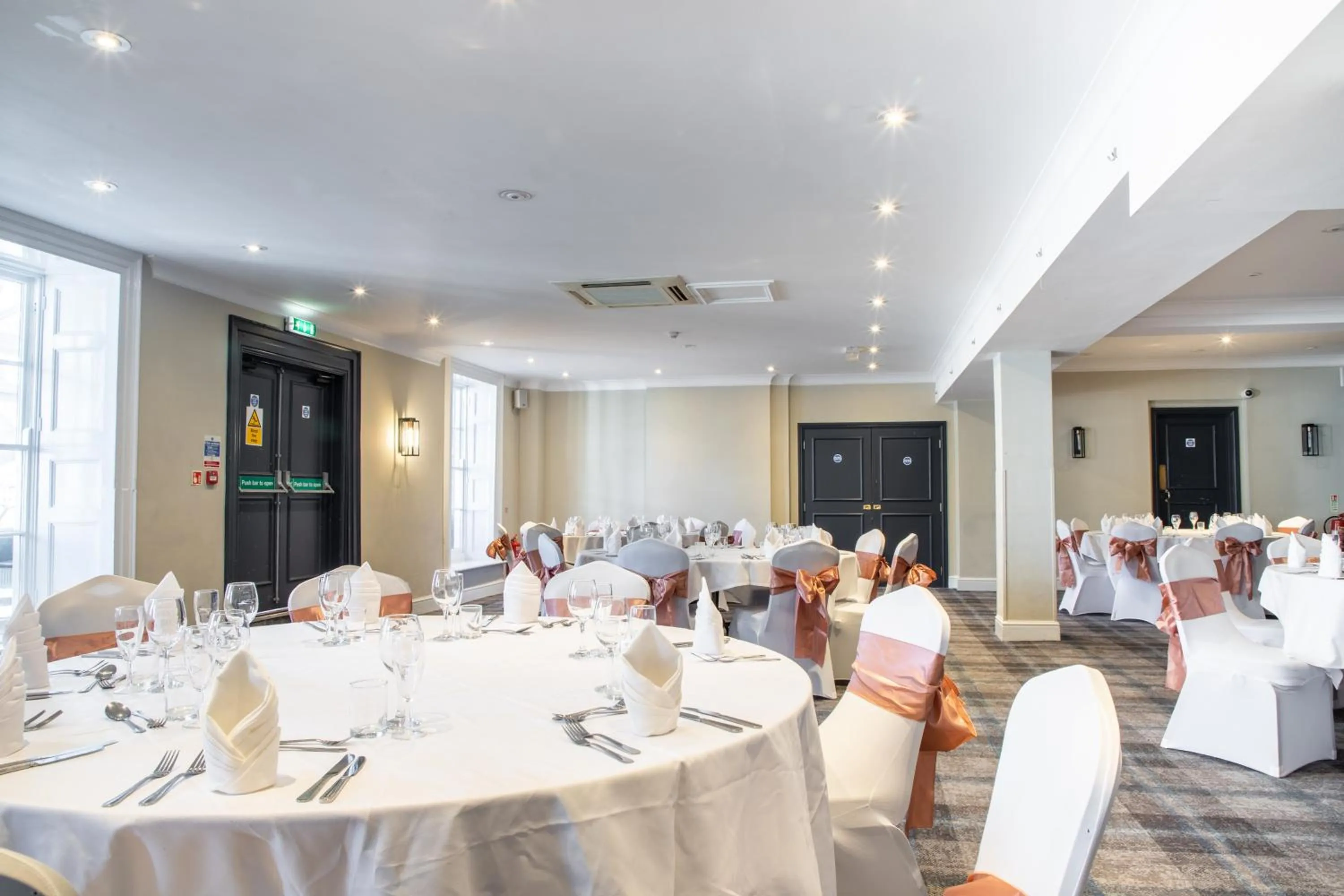 Banquet/Function facilities in Arnos Manor Hotel