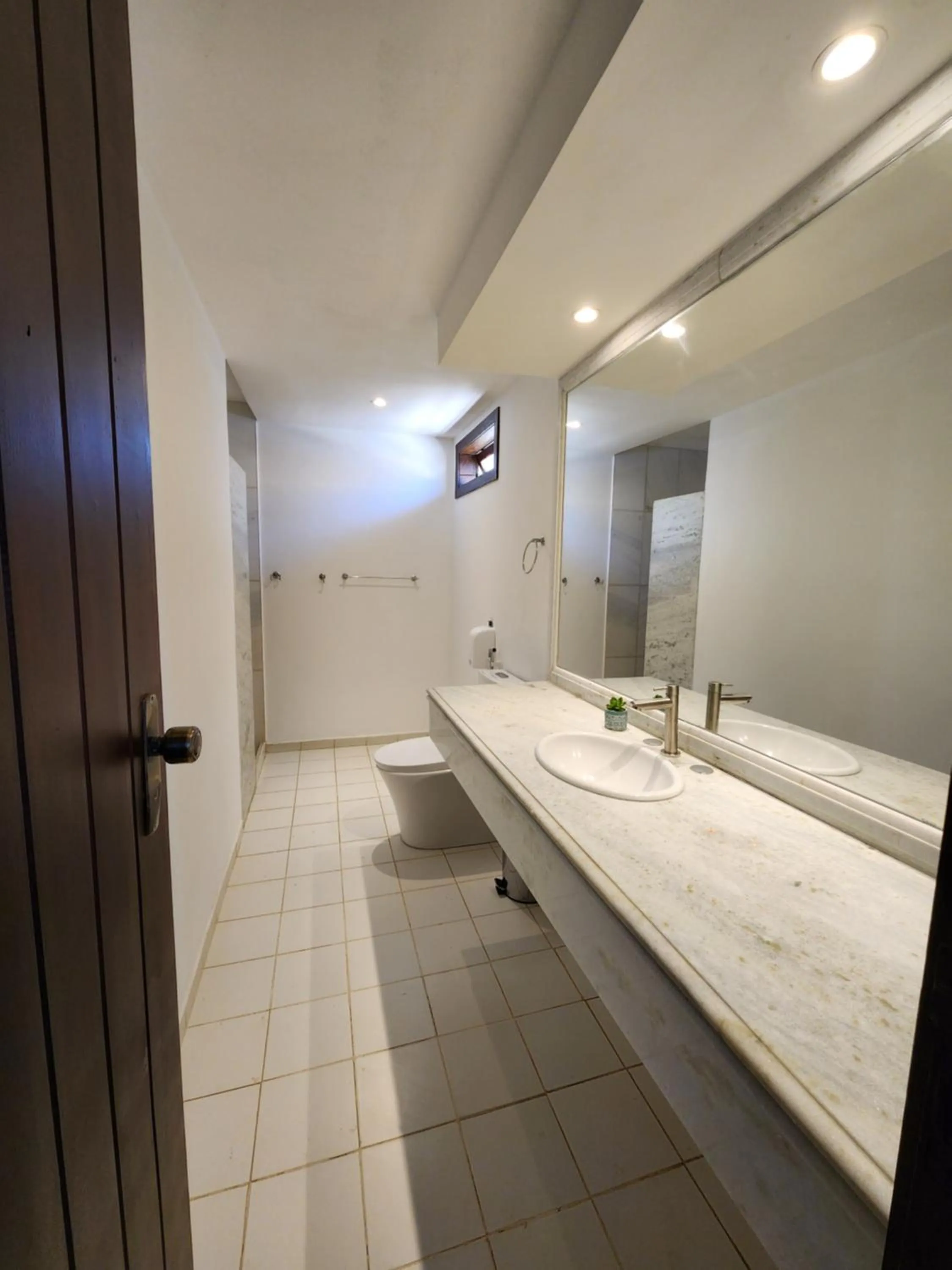 Shower, Bed in Pousada Dreamland Buzios