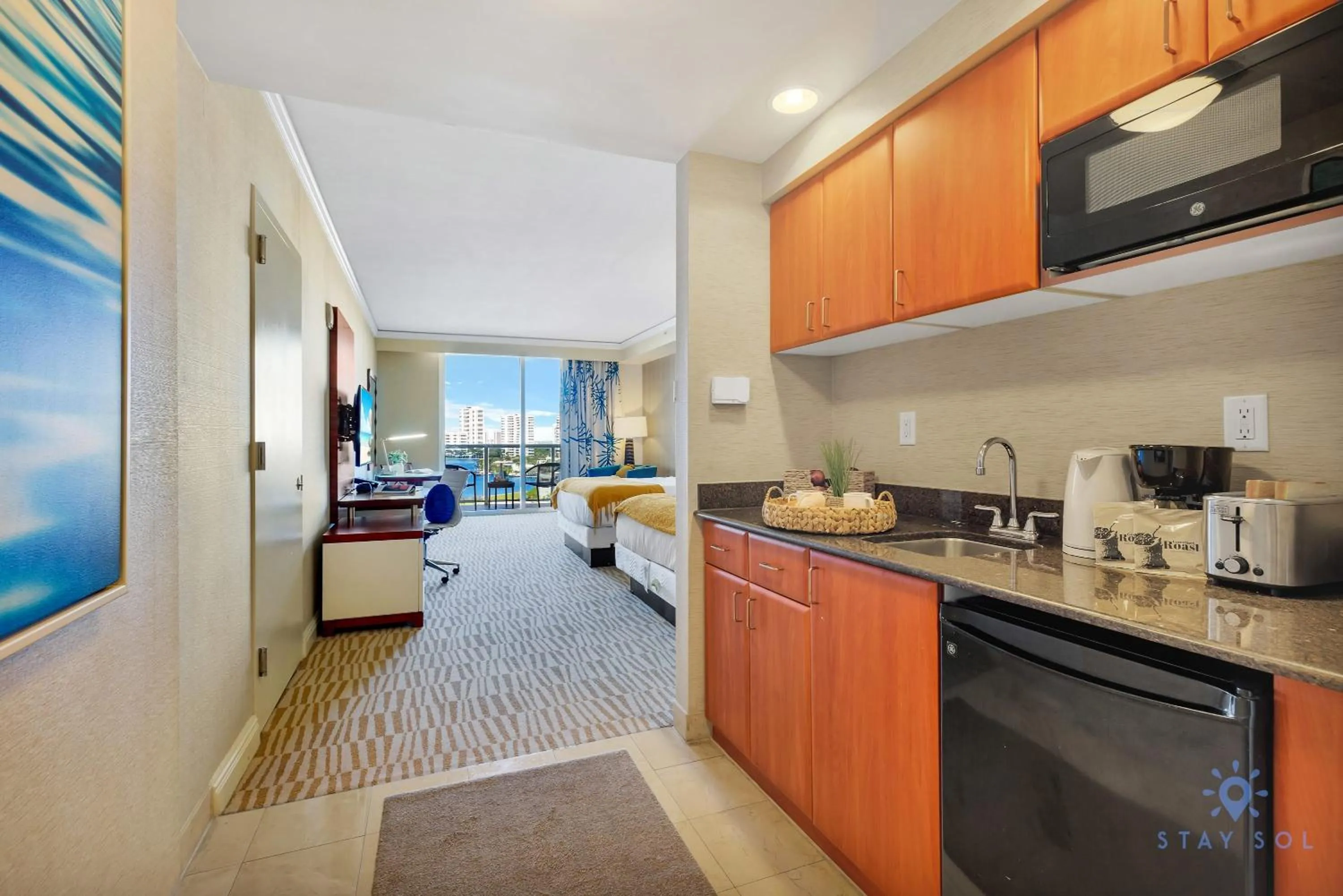 Kitchen or kitchenette in Deluxe Studio Balcony Bay View Amazing Pool