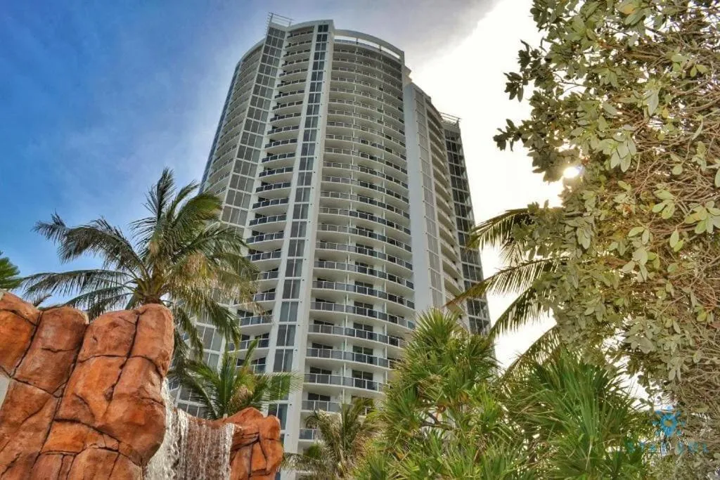 Property building in Deluxe Studio Balcony Bay View Amazing Pool