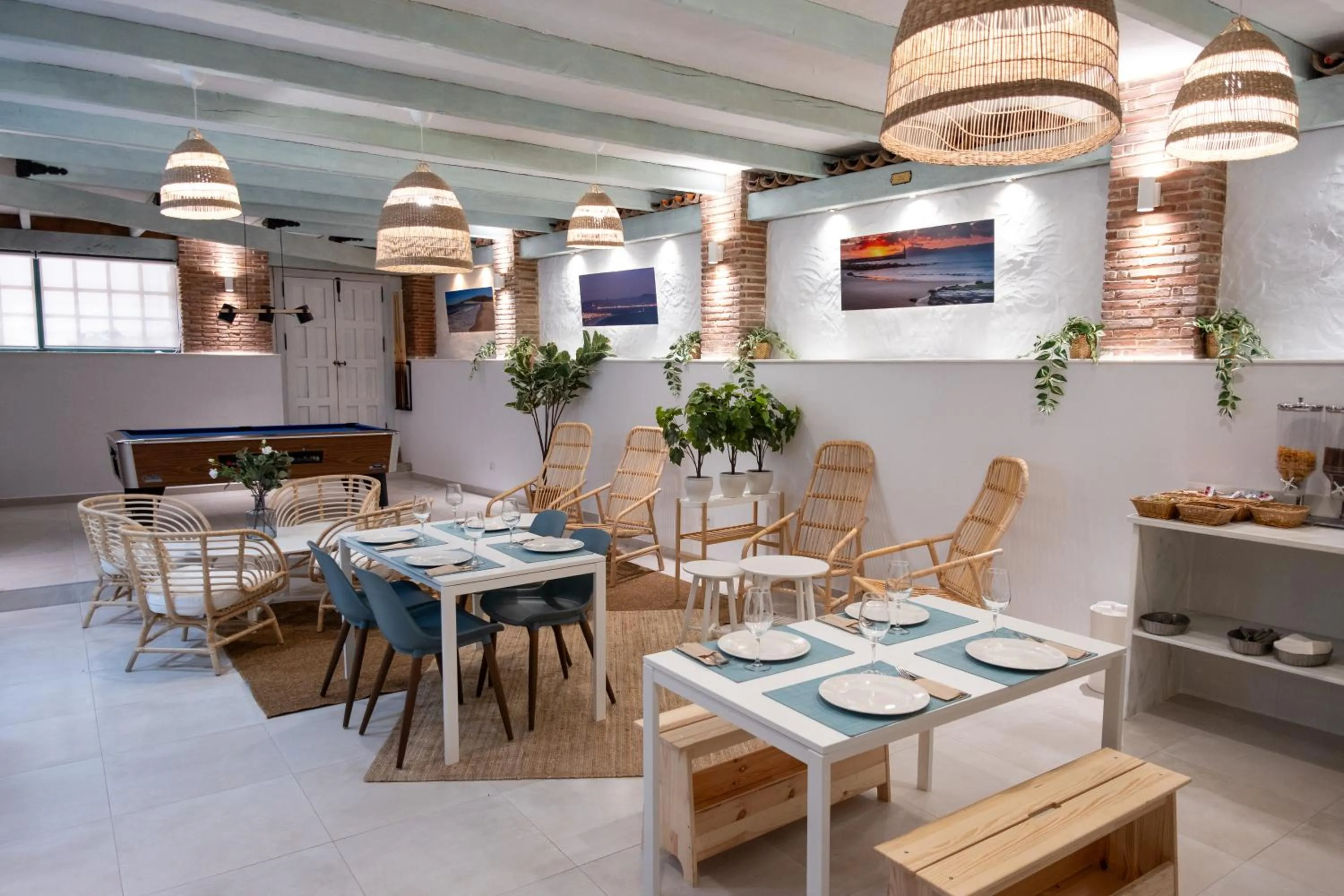 Communal lounge/ TV room in Hotel La Torre