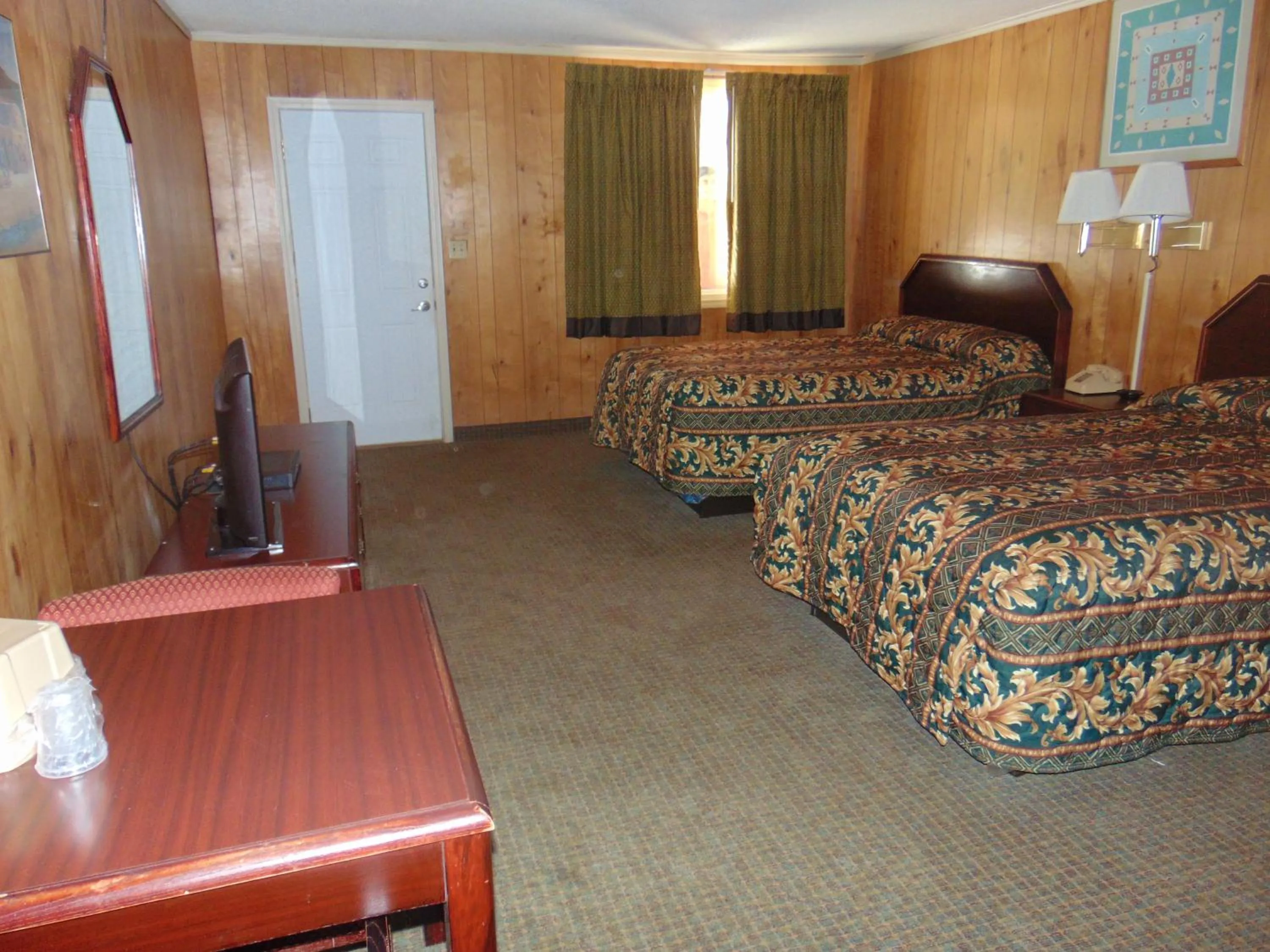Bed in Westbrook Motel