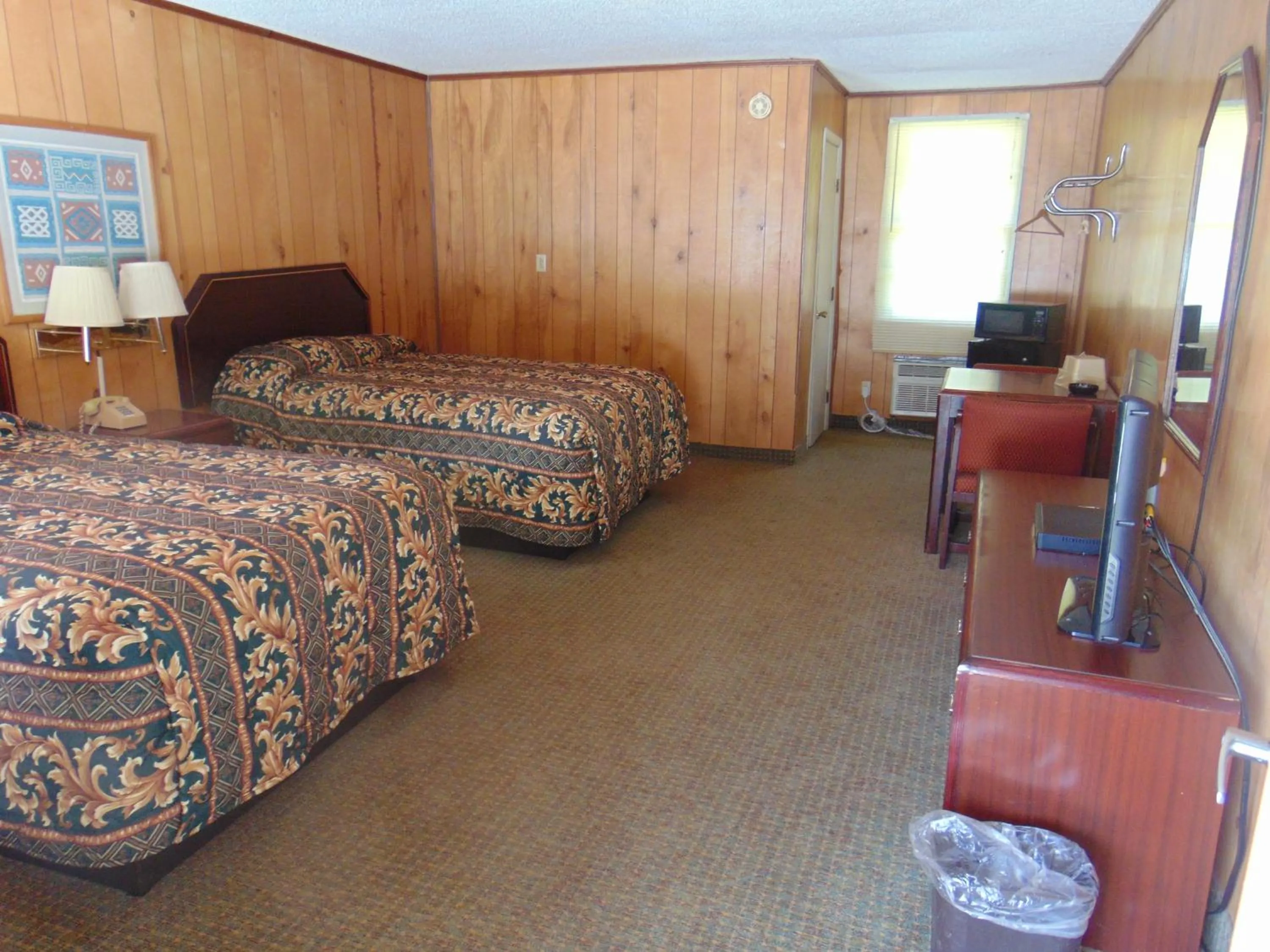 Bed in Westbrook Motel