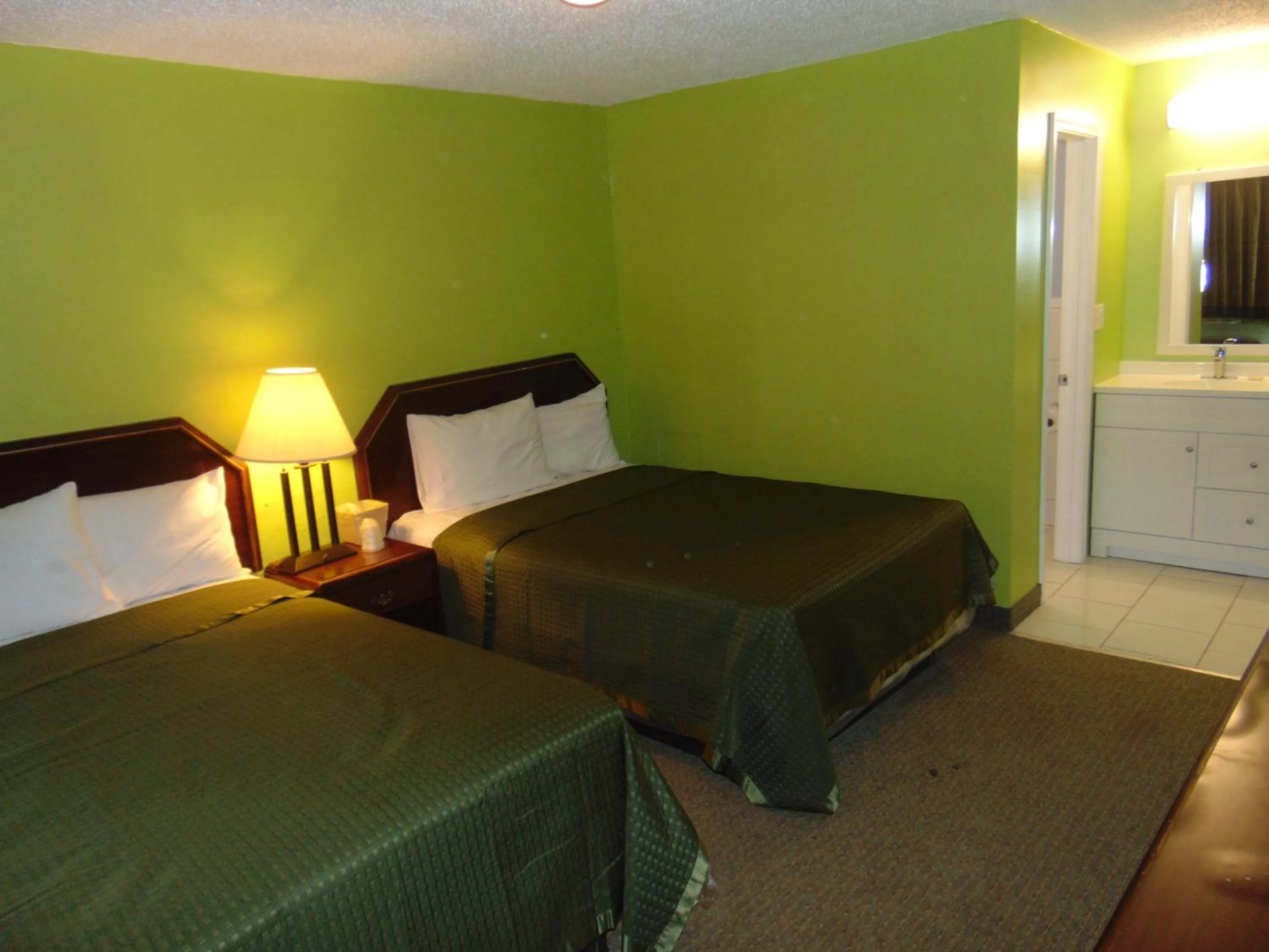 Bed in Westbrook Motel