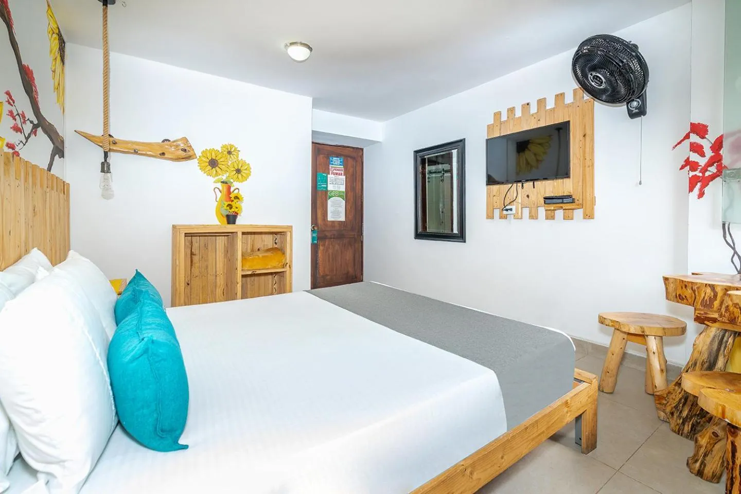 Photo of the whole room in Jardin de Provenza