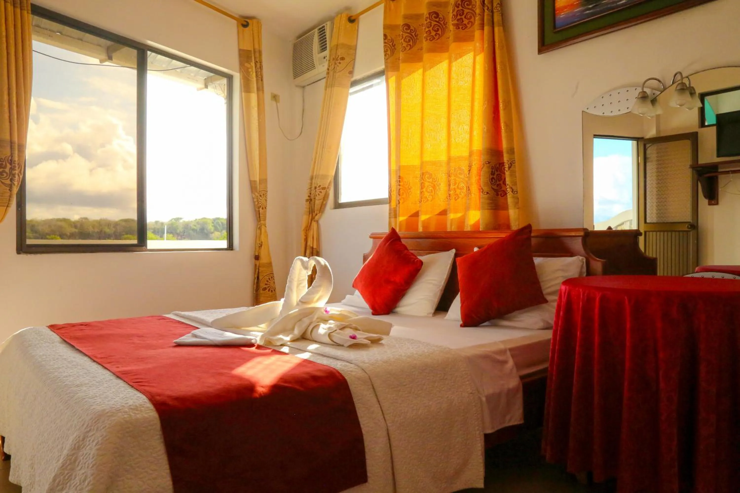 Bed in Hostal Sir Francis Drake