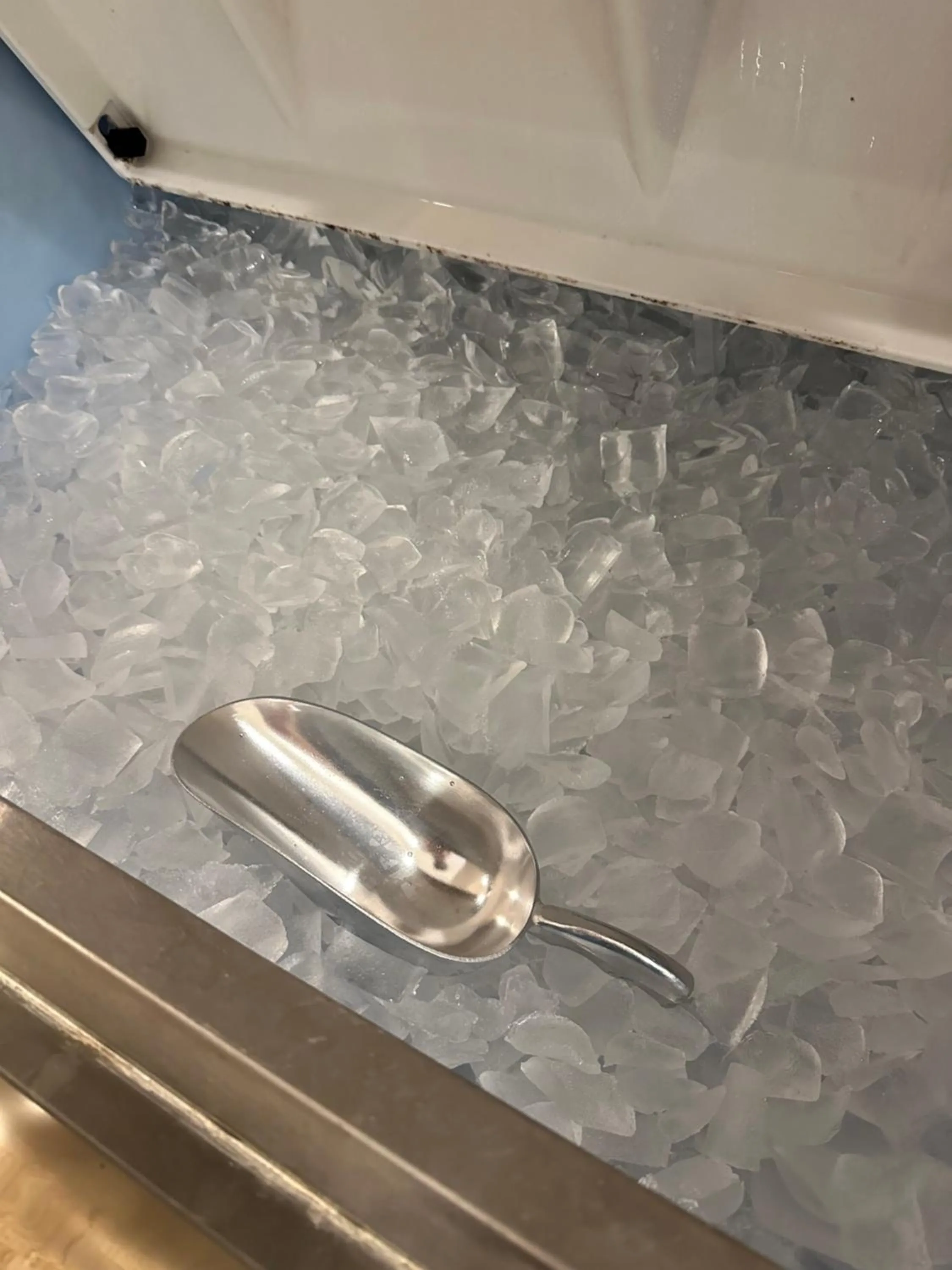 vending machine in Hotel Dilley Grand