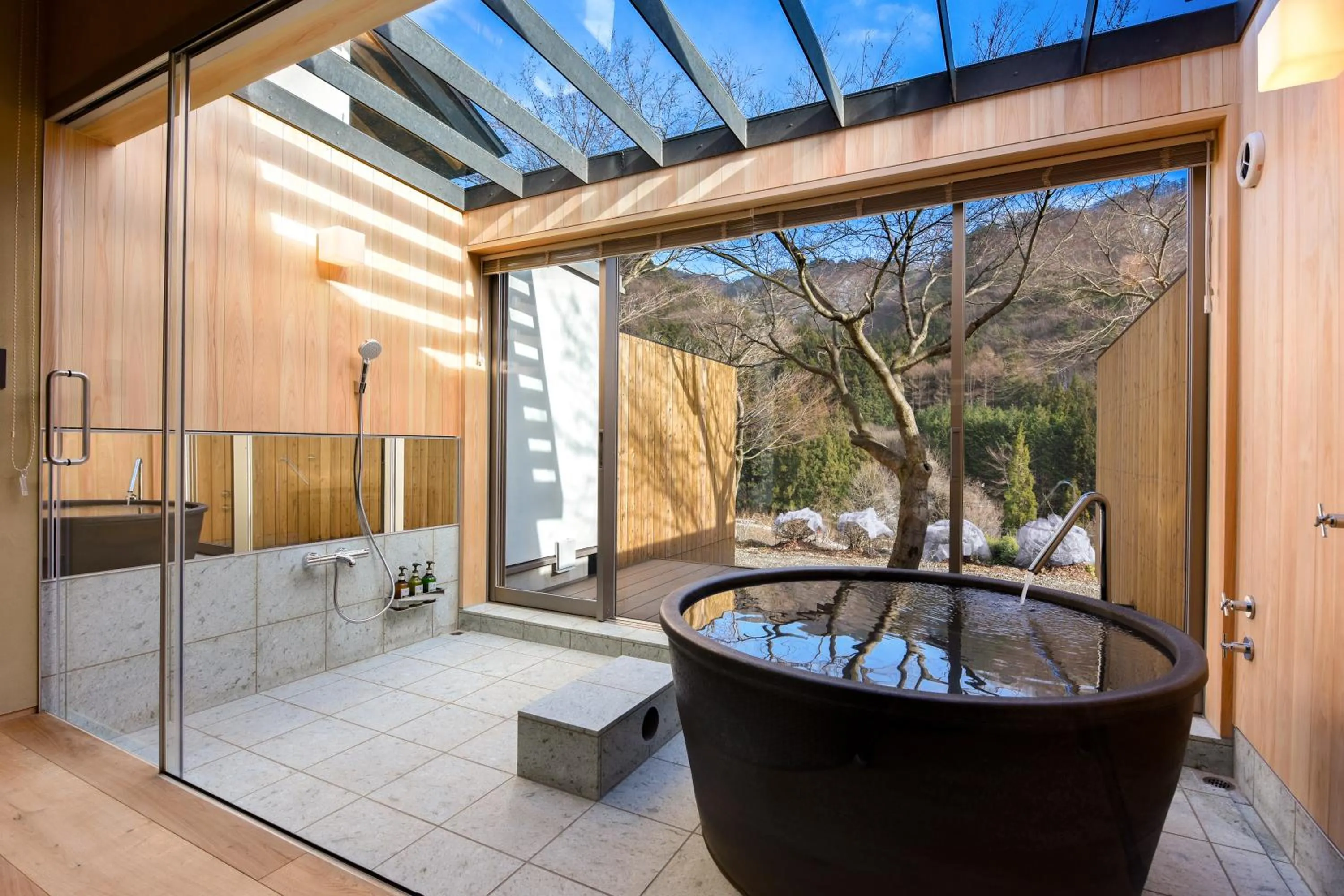 Hot Spring Bath in Kinshuusanso