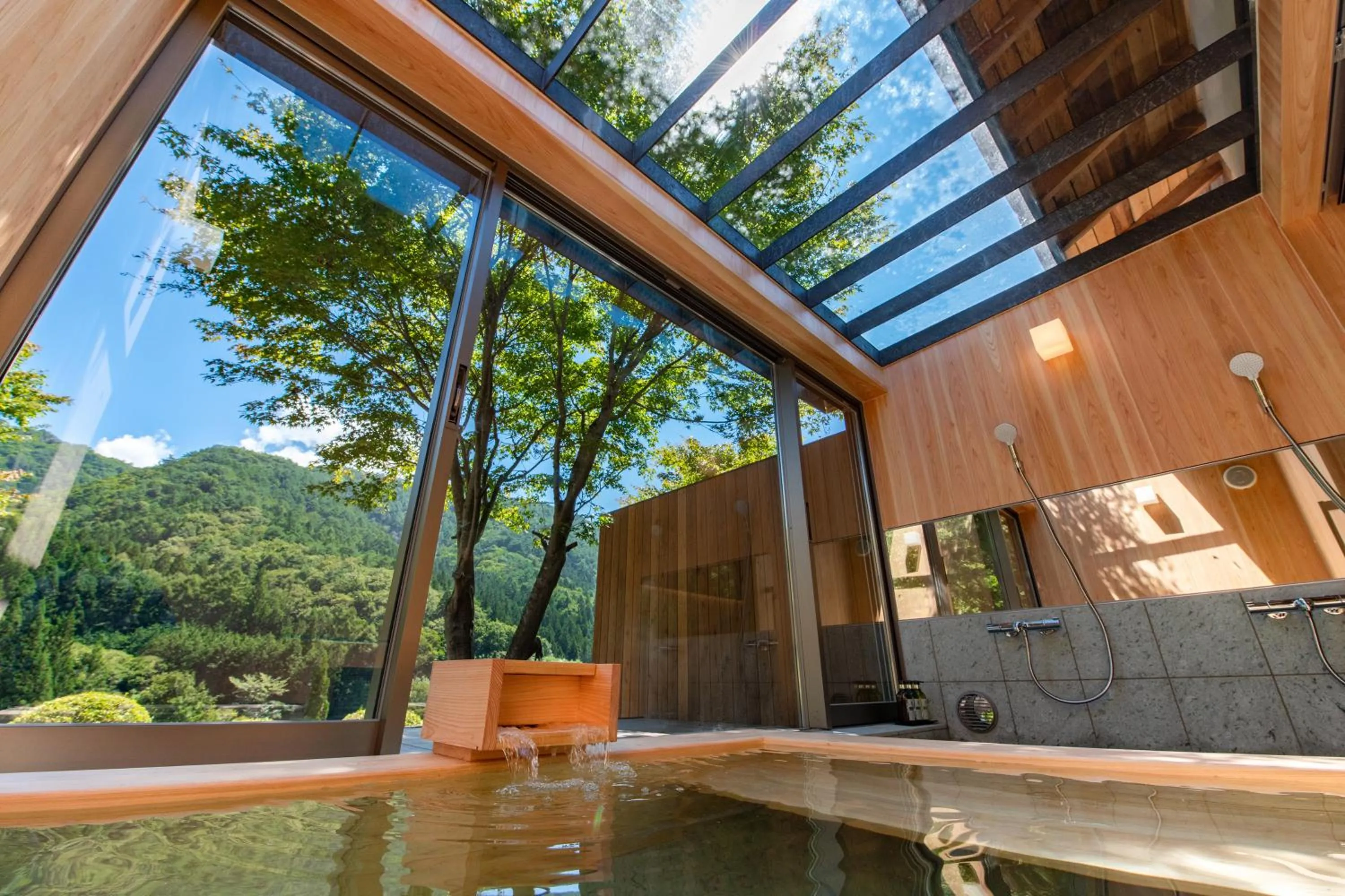 Hot Spring Bath in Kinshuusanso