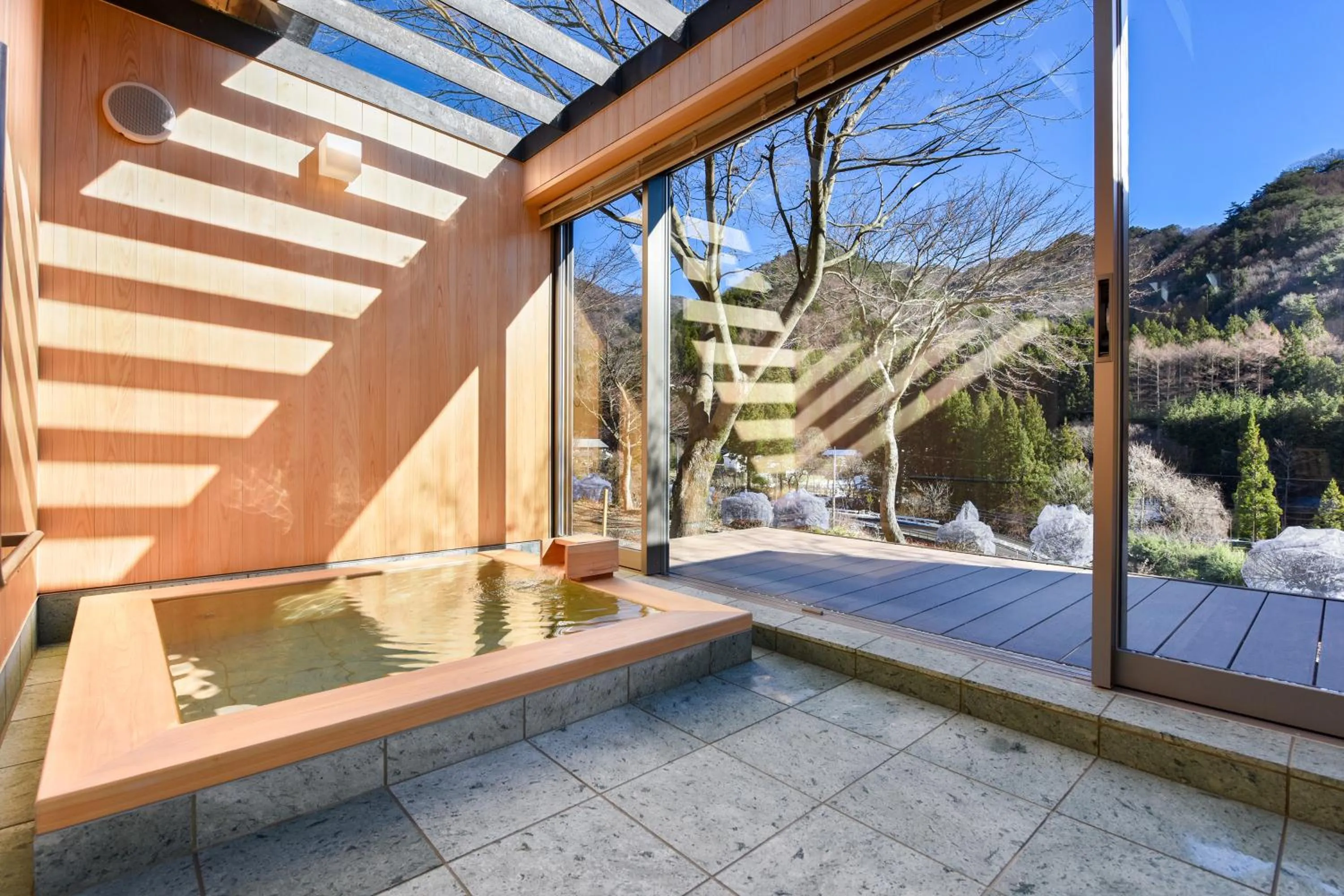 Hot Spring Bath in Kinshuusanso