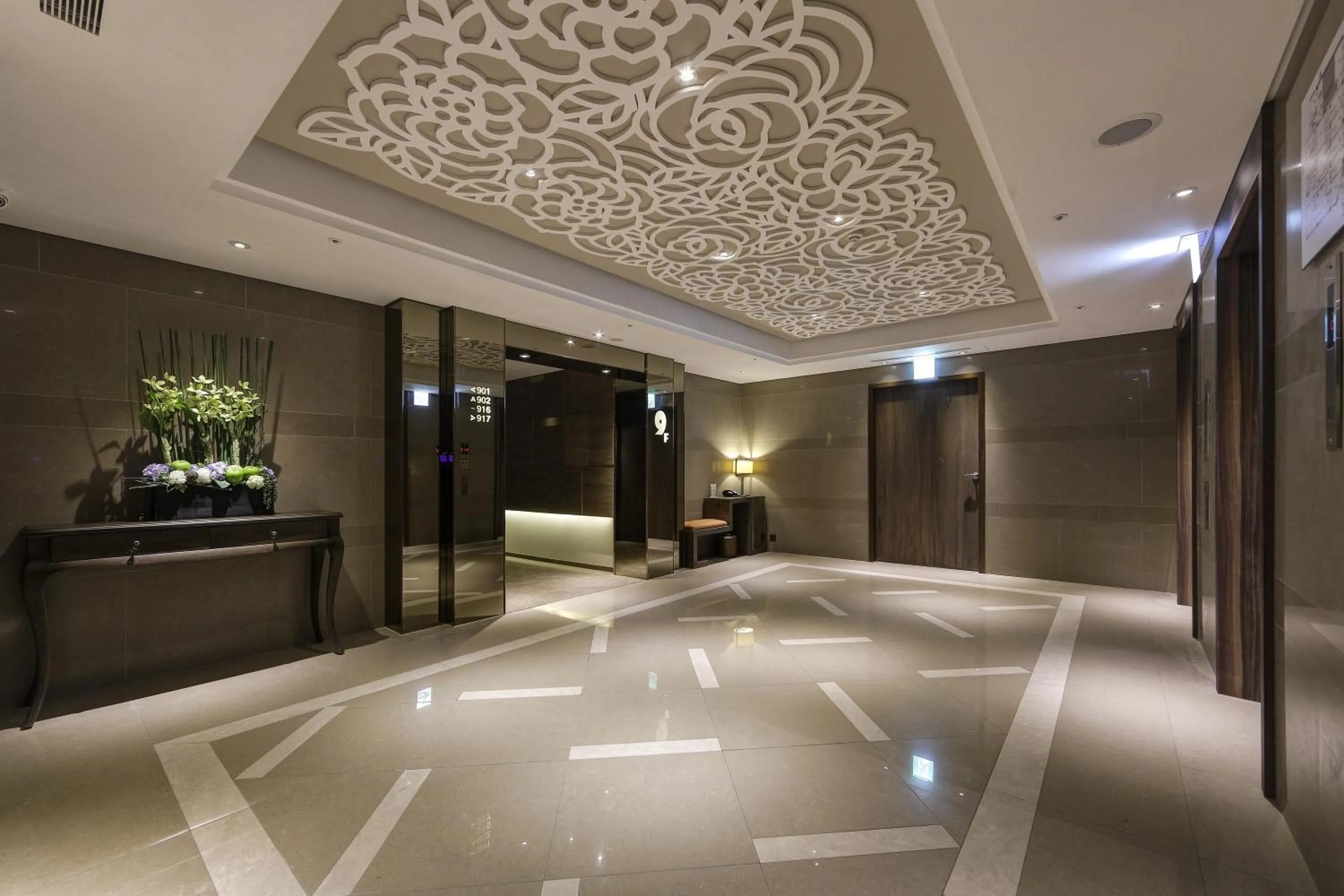 Decorative detail in Green World Taipei Station