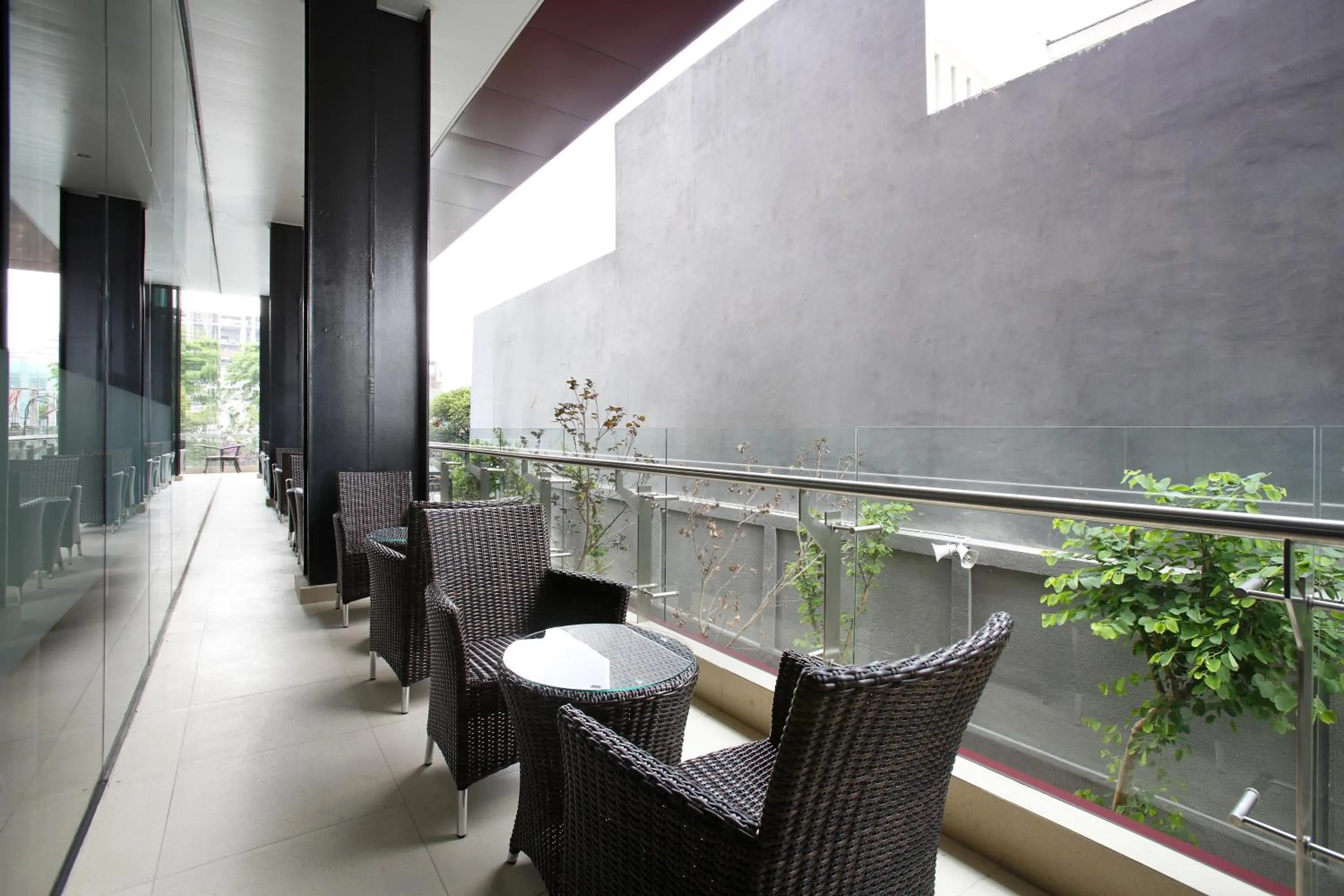 Restaurant/places to eat in Amaris Hotel Pasar Baru