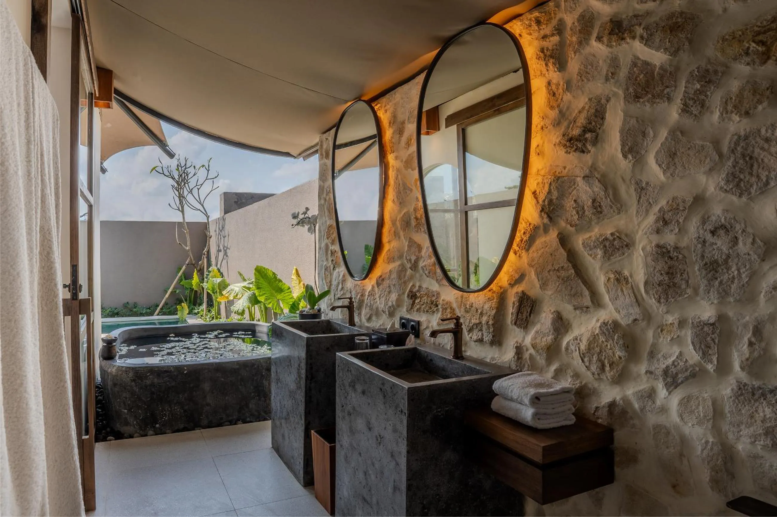 Bathroom in Ubud Mas Glamping Luxury Tent