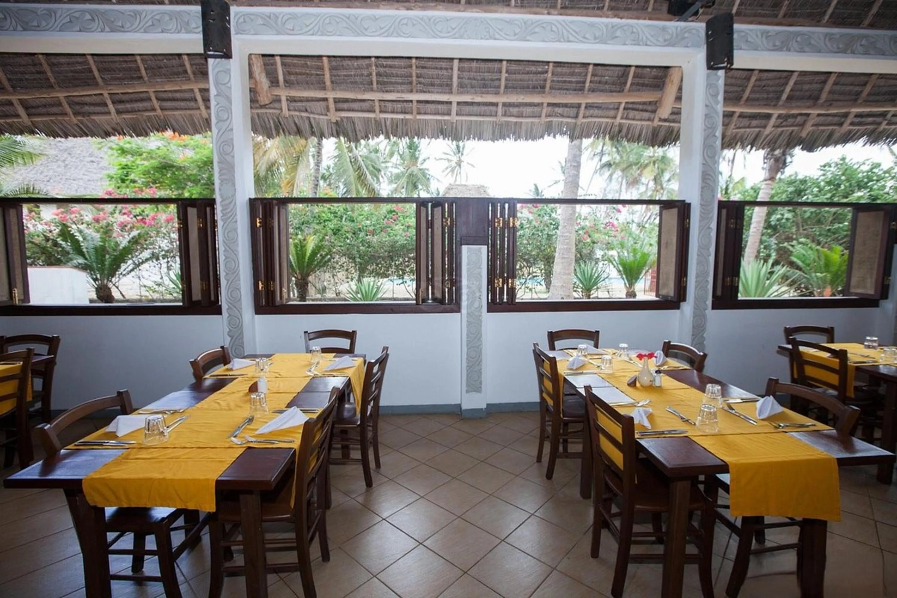 Restaurant/places to eat in JAZ Adonia