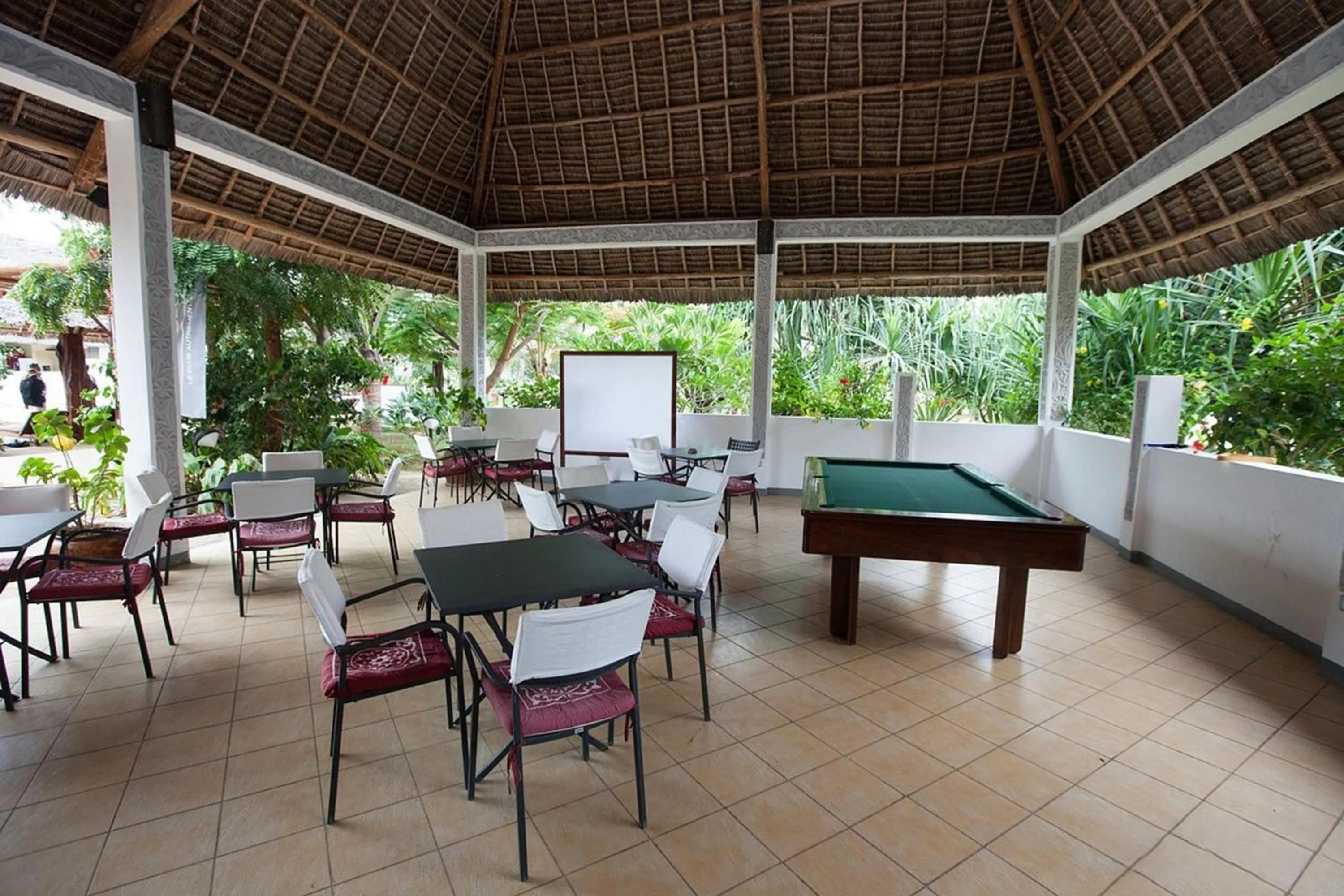 Restaurant/places to eat in JAZ Adonia