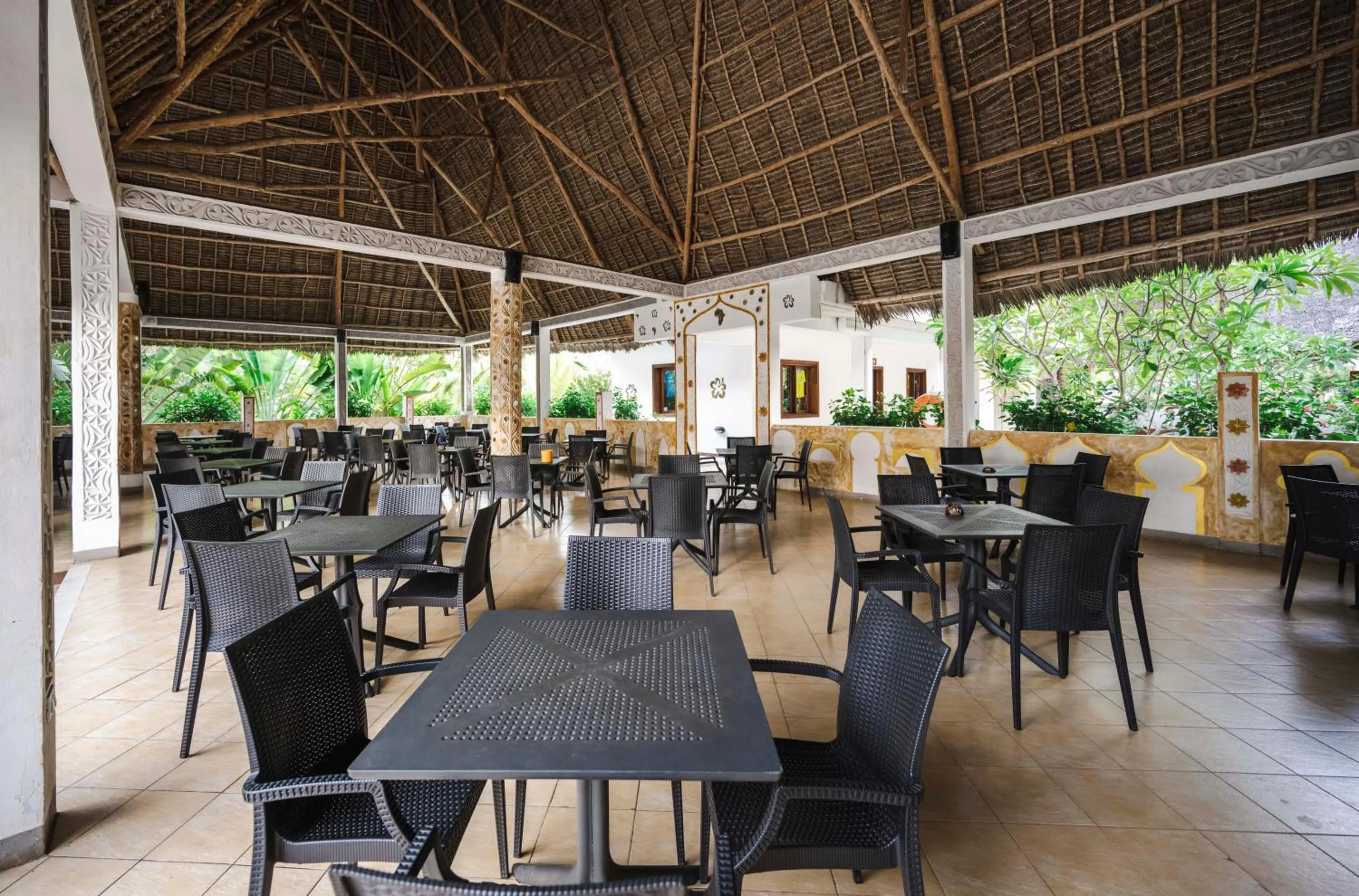 Restaurant/places to eat in JAZ Adonia